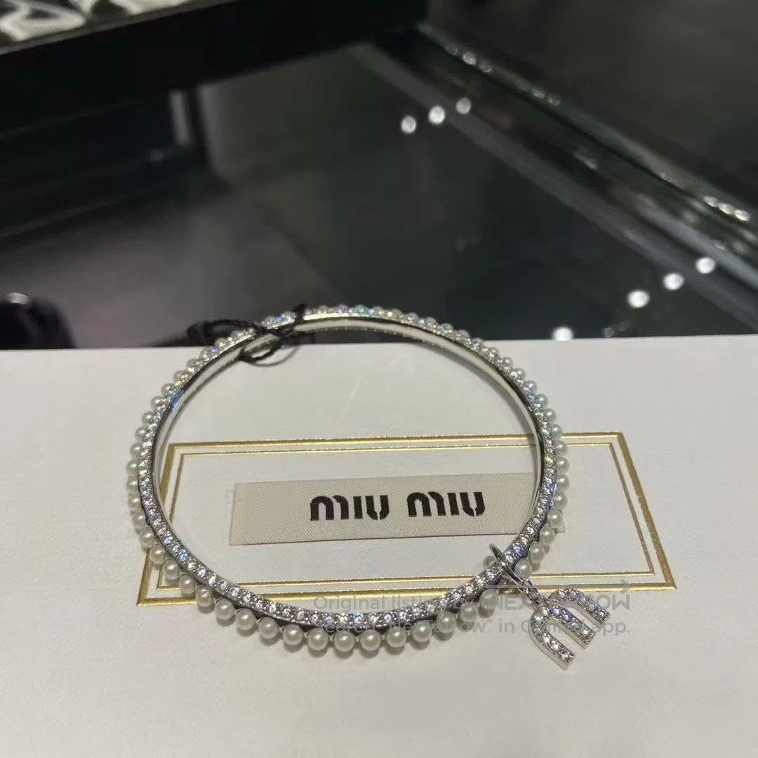 Miu Miu Miu Miu Pearl Rhinestone Bracelet. Size ONE SIZE - 1 Thumbnail