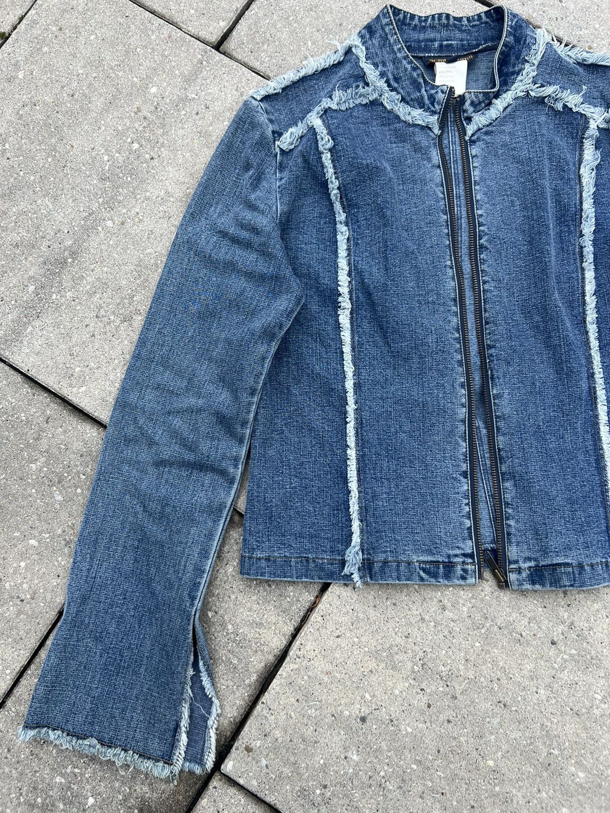 Japanese Brand Distressed cropped denim jacket Size US S / EU 44-46 / 1 - 4 Thumbnail
