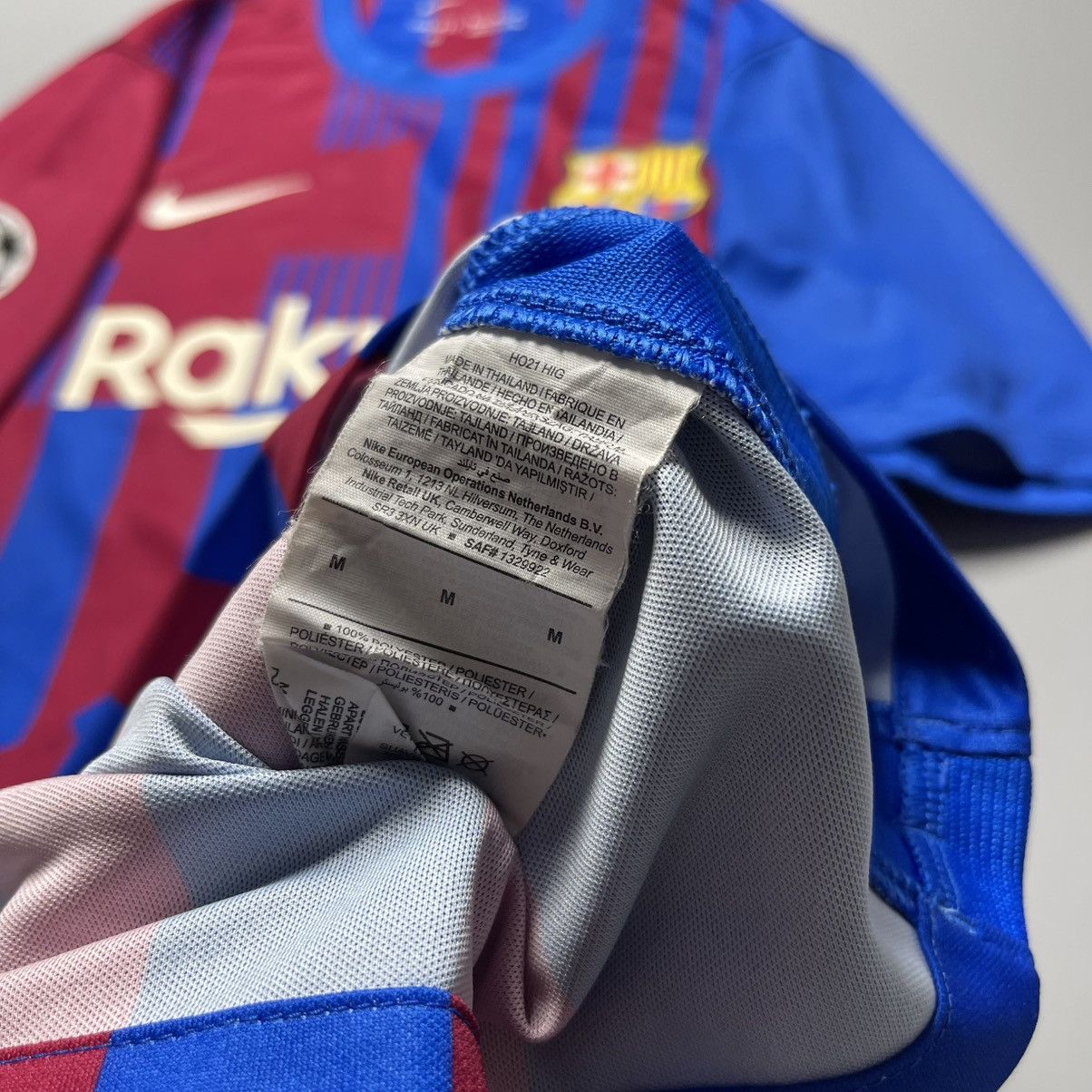 Nike BARCELONA NIKE 2021/2022 FOOTBALL HOME JERSEY #19 AGUERO Size US M / EU 48-50 / 2 - 12 Thumbnail