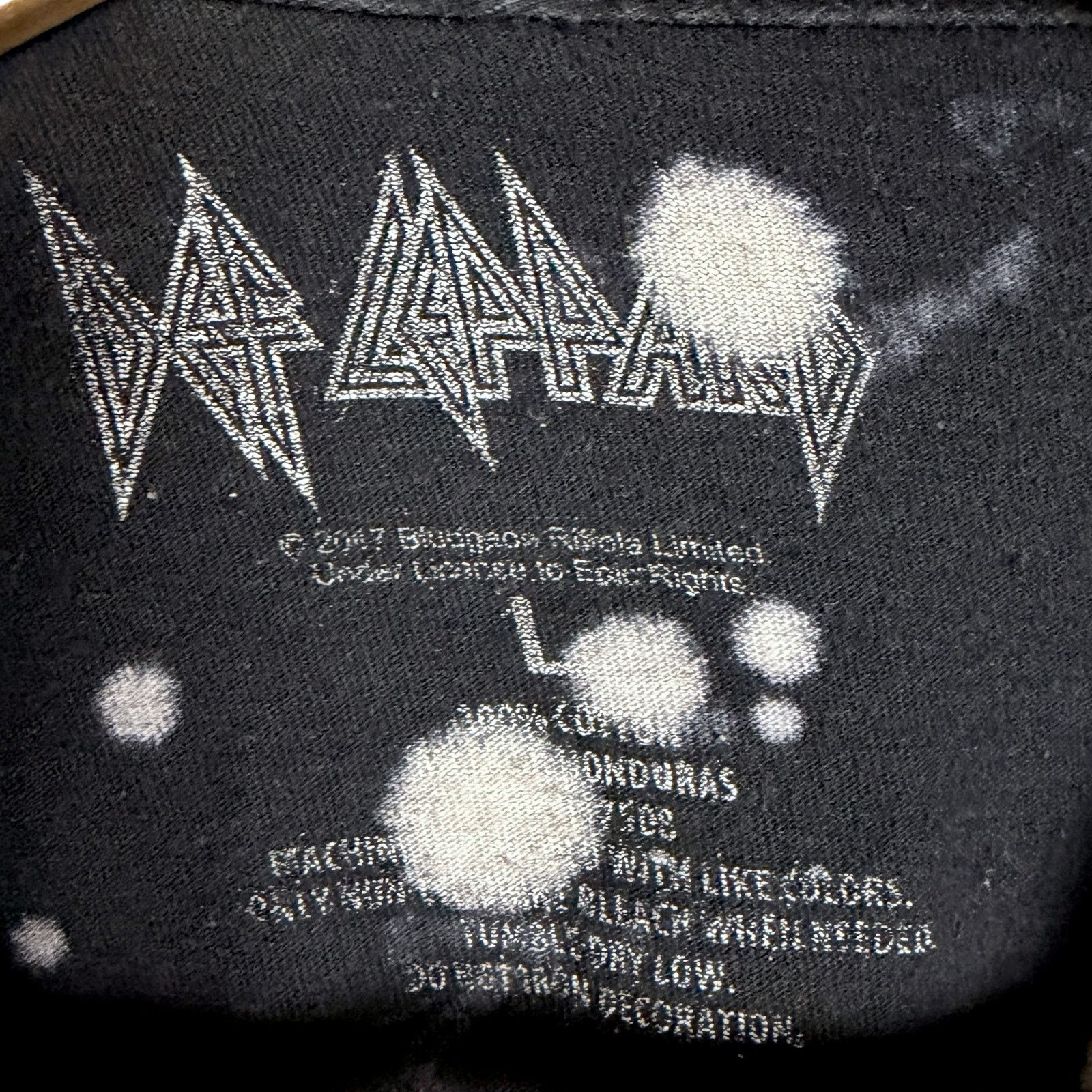 Def Leppard Def Leppard Pyromania T-Shirt Bleach Wash Rock Band Tee L Size US L / EU 52-54 / 3 - 3 Thumbnail