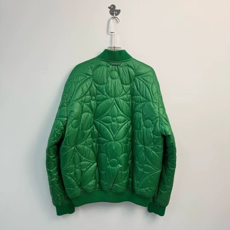 Louis Vuitton Louis Vuitton Green cotton-padded with three flowers and fu Size US M / EU 48-50 / 2 - 3 Thumbnail