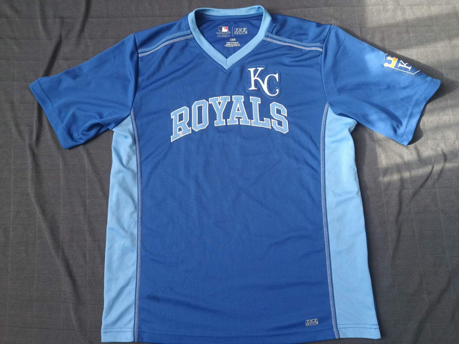 Majestic Men's Majestic Cool Base Kansas City Royals Eric Hosmer #35 Size US L / EU 52-54 / 3 - 2 Thumbnail