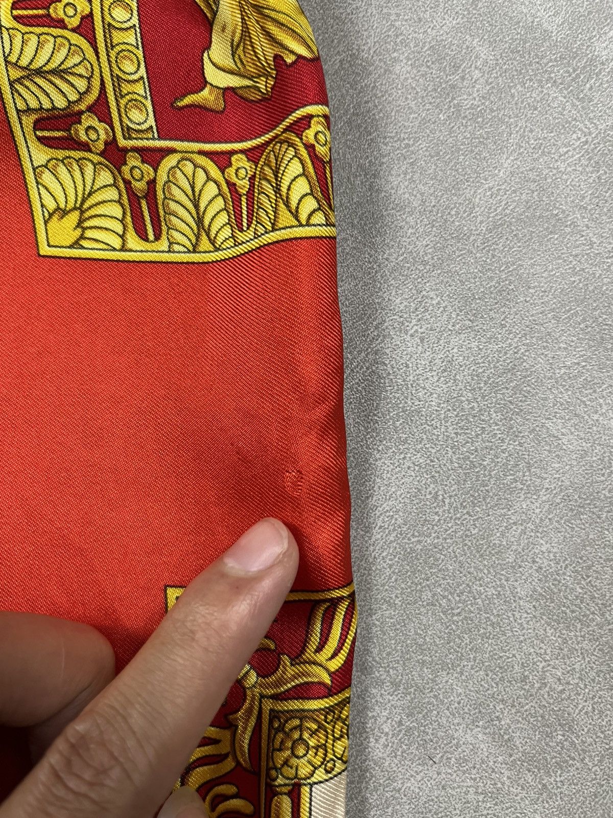 Versace 90s Versace V2 silk Size US L / EU 52-54 / 3 - 13 Thumbnail