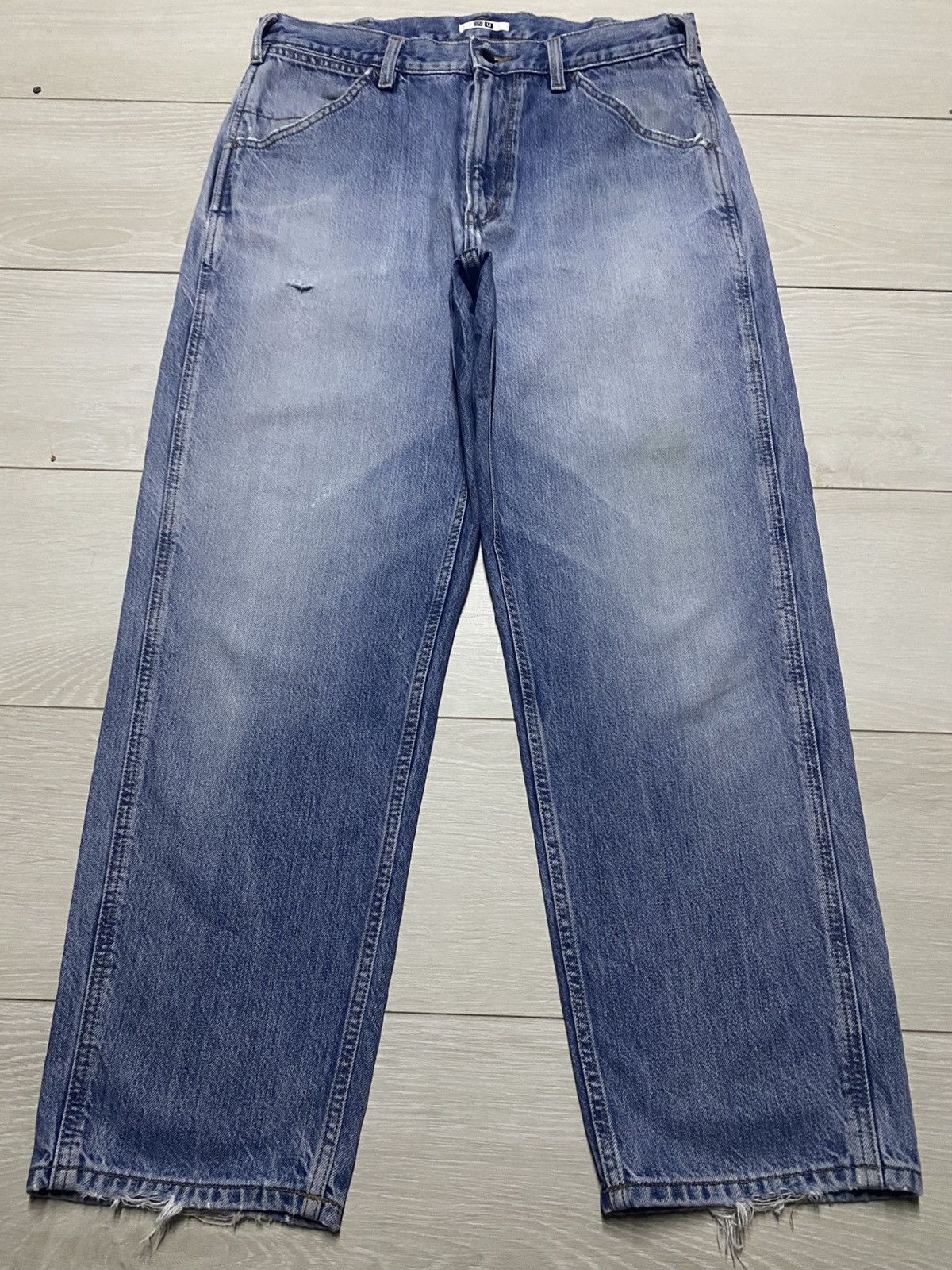 Uniqlo Vintage Uniqlo Blue Wash Taperred Leg Distressed Jeans Size US 32 / EU 48 - 1 Thumbnail