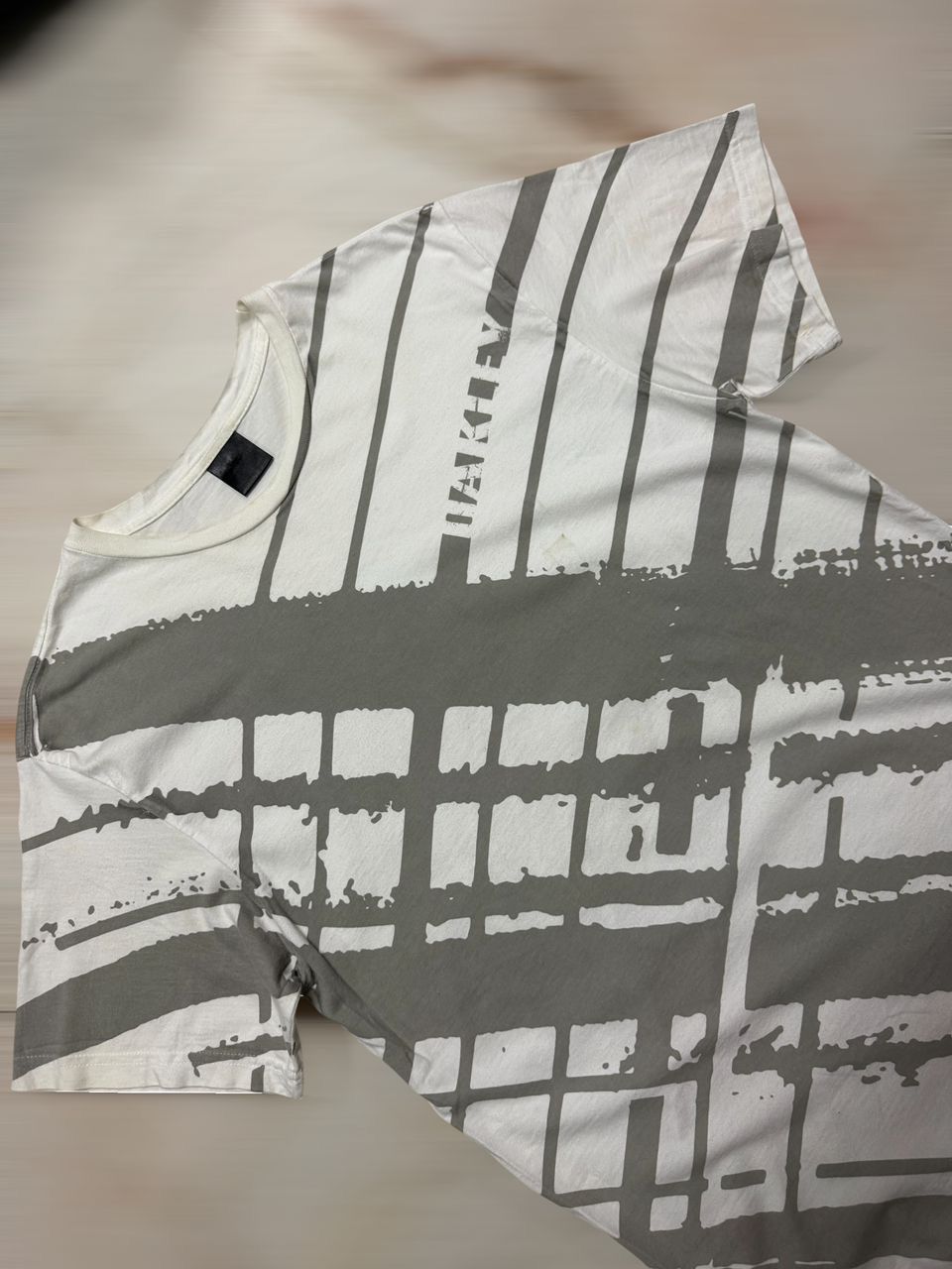 Oakley 2010s OAKLEY MOTIVE BLOCK PRINT WHITE TSHIRT Size US S / EU 44-46 / 1 - 4 Thumbnail
