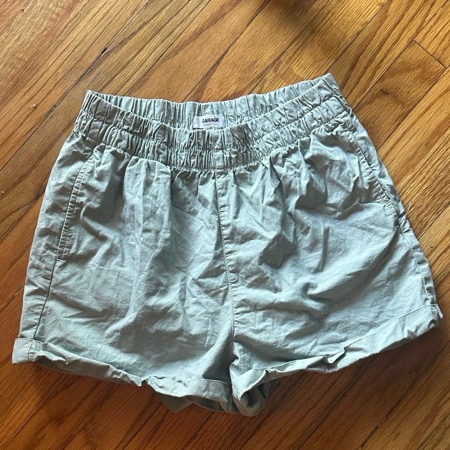 Garage Garage Sage Green Relaxed Fit Shorts | Elastic Waist Comfort Size 26" / US 2 / IT 38 - 1 Thumbnail