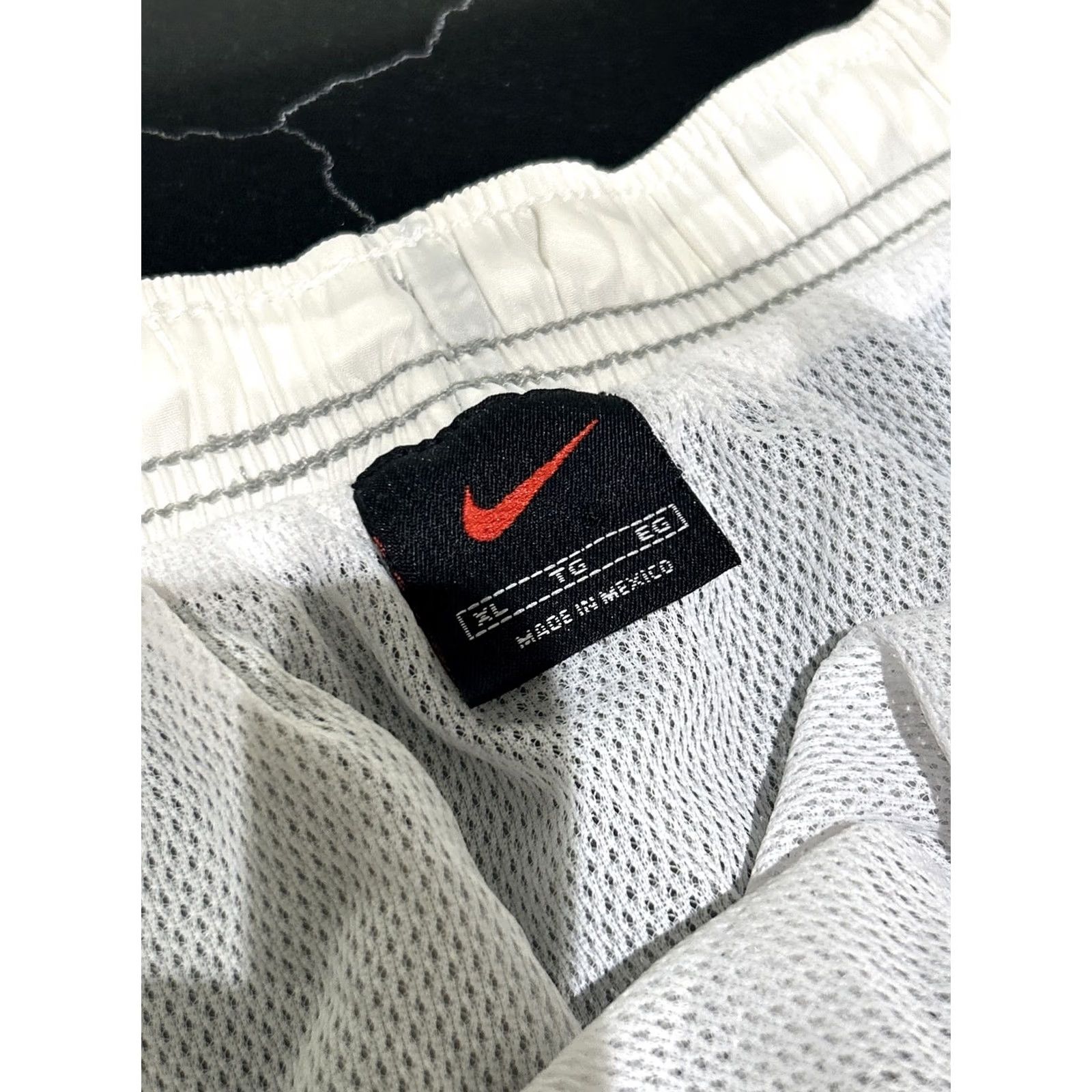 Nike VINTAGE Nike Gray White Athletic Run Swim Shorts Mens XL Lined 4” Inseam Neon Activewear Shorts Mens Size US 36 / EU 52 - 2 Thumbnail