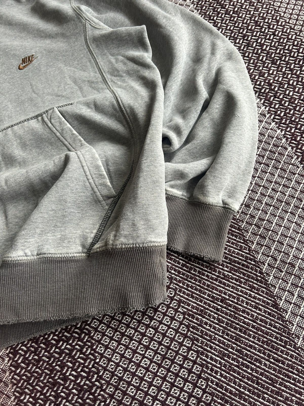 Nike Vintage Nike Distressed Faded Hoodie 00s Streetwear Size M Size US M / EU 48-50 / 2 - 6 Thumbnail