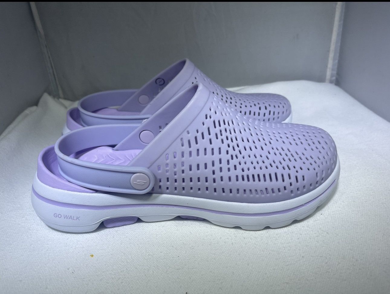 SKECHERS Skechers Foamies Go Walk Lavender Perforated Clogs Women's 7 Size US 7 / IT 37 - 3 Thumbnail