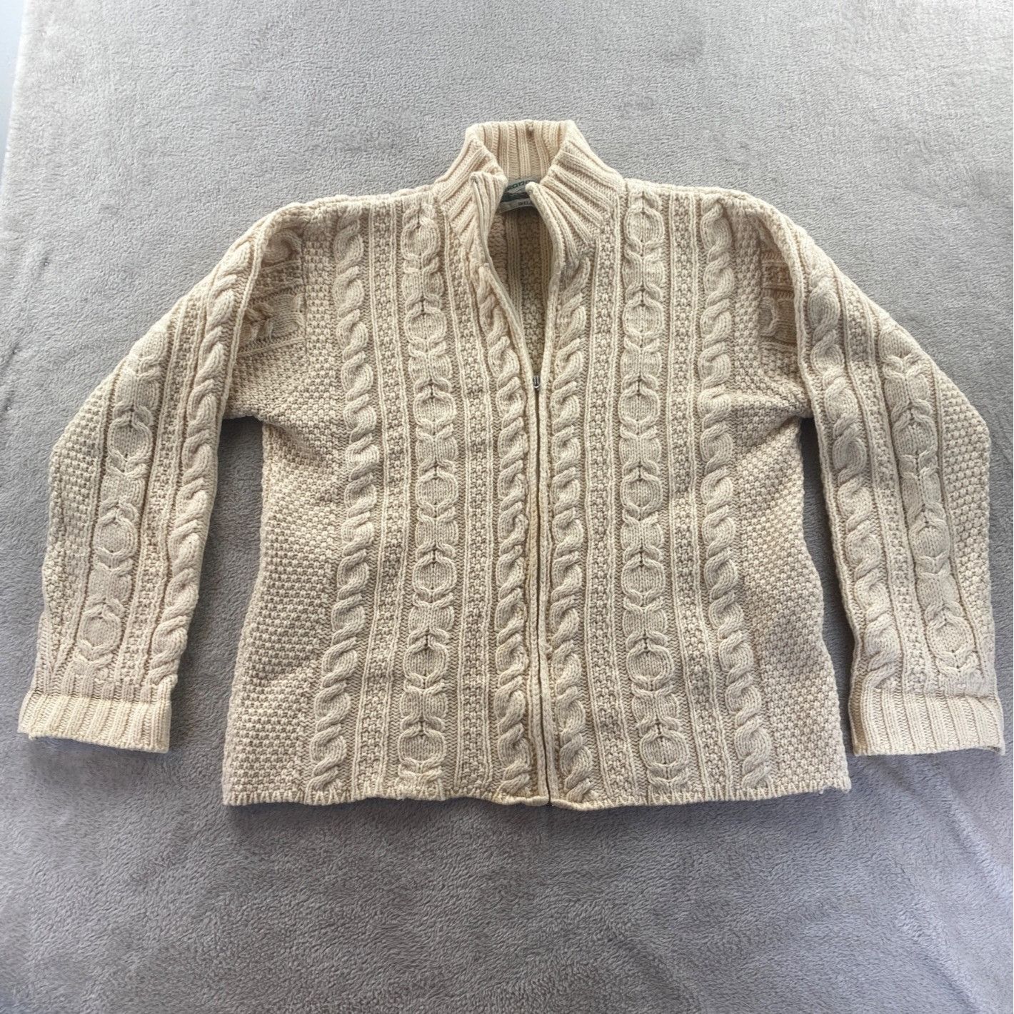 Aran Crafts Aran Crafts Women's Cardigan Sweater Medium Cream Cable Knit Size M / US 6-8 / IT 42-44 - 17 Thumbnail