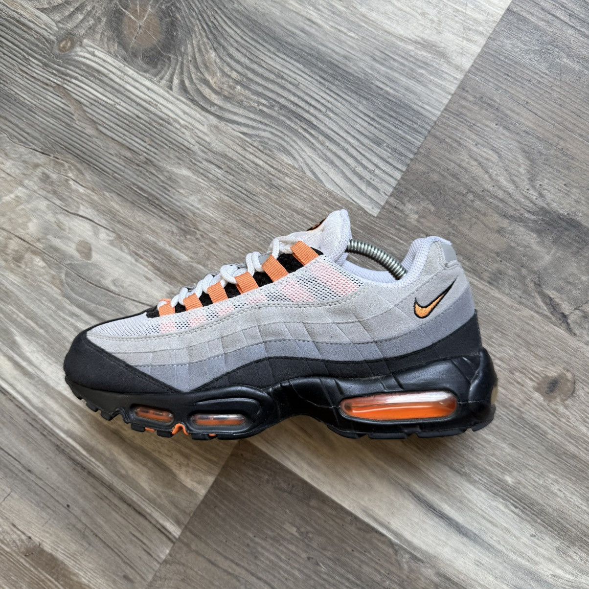 Nike S/S 2011 Nike Air Max 95 "Bright Mandarin" Size US 9.5 / EU 42-43 - 2 Thumbnail