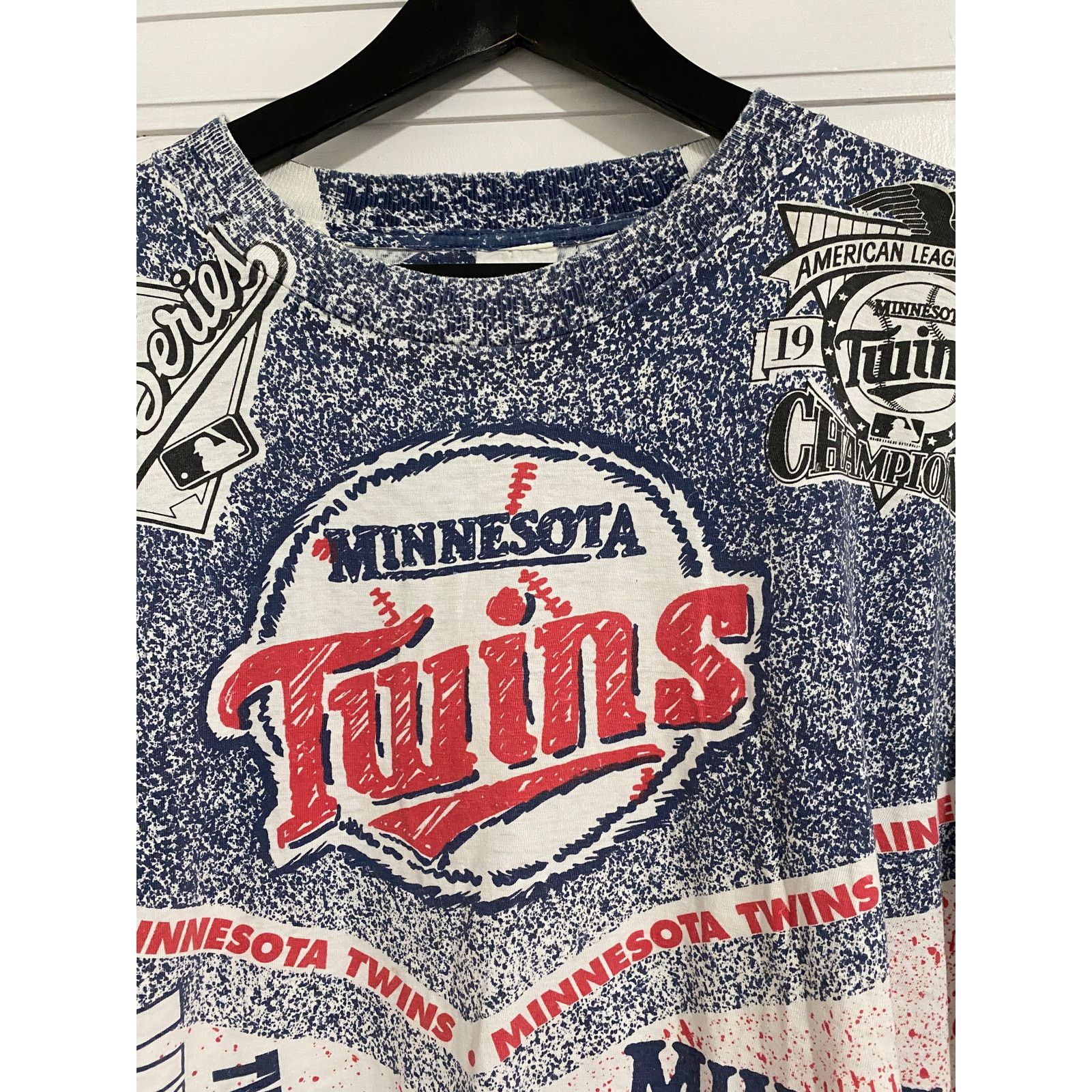 MLB Vintage Minnesota Twins All-Over Print T-Shirt Size Large Size US L / EU 52-54 / 3 - 2 Thumbnail