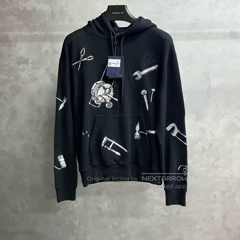 Louis Vuitton Louis Vuitton Black tool print embroidered hooded sweatshi Size US M / EU 48-50 / 2 - 1 Thumbnail