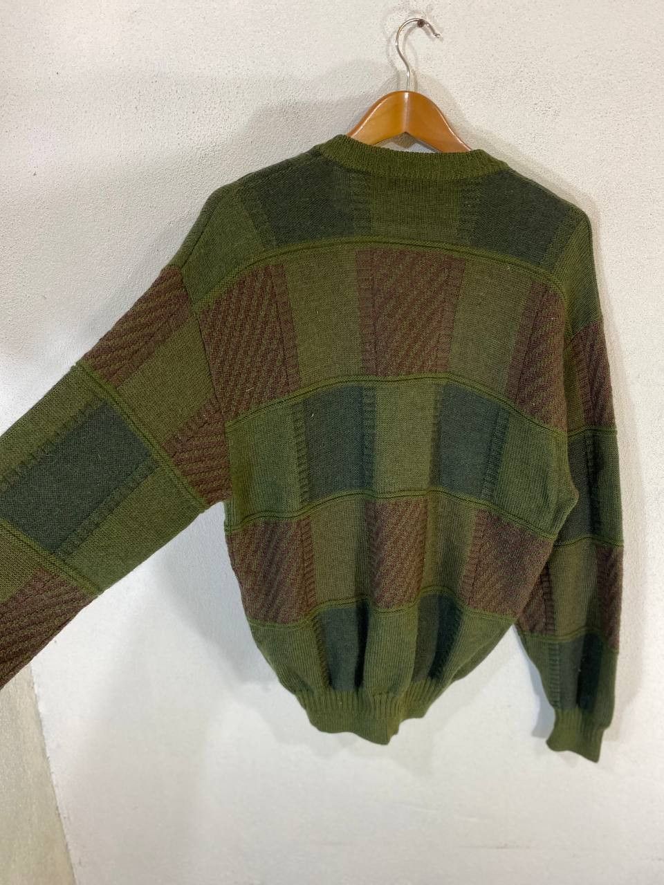 Japanese Brand vintage japanese brand wool knitted sweater nice design Size US M / EU 48-50 / 2 - 9 Thumbnail
