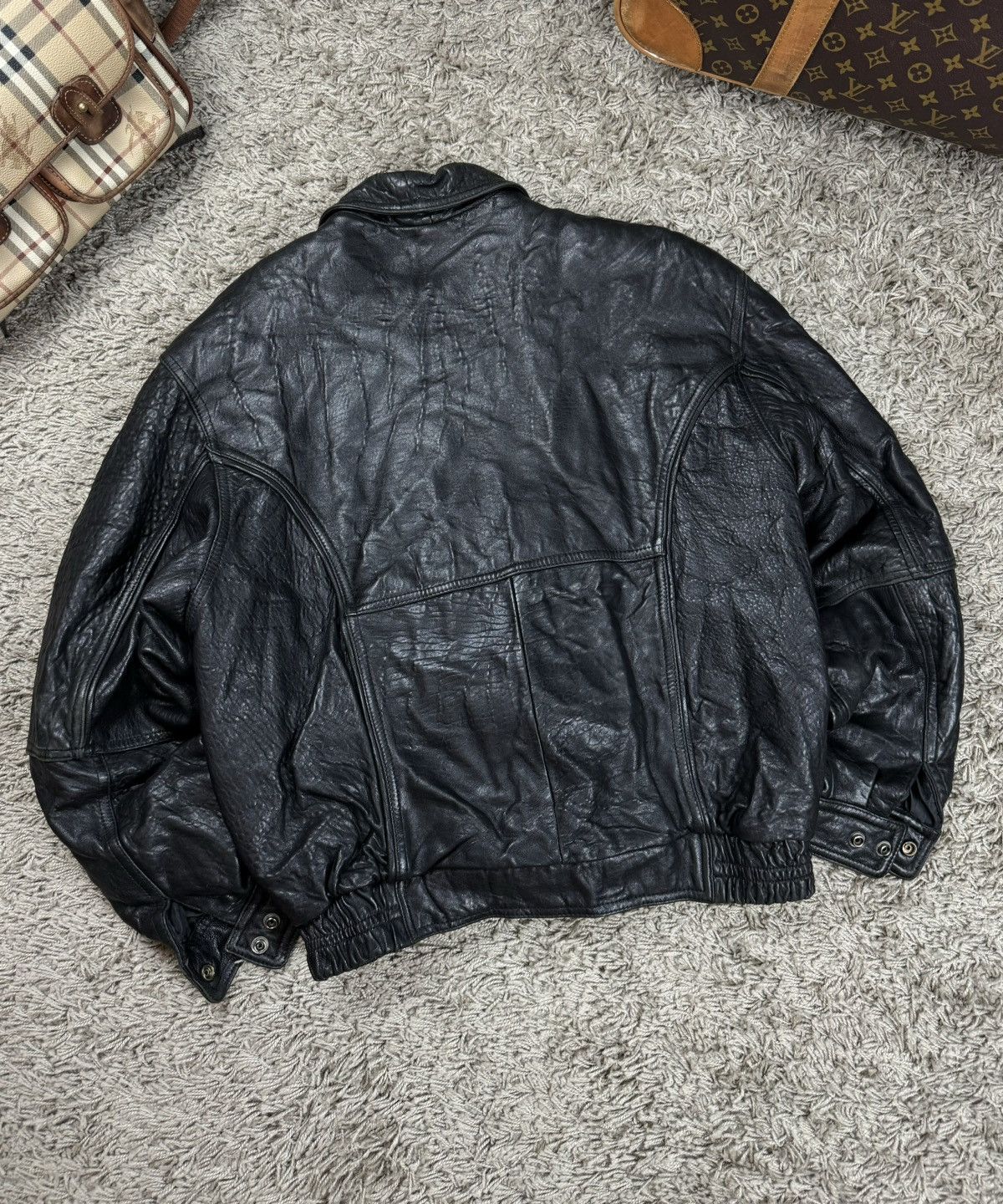 Vintage Vintage leather bomber jacket 90s original retro casual item Size US M / EU 48-50 / 2 - 3 Thumbnail