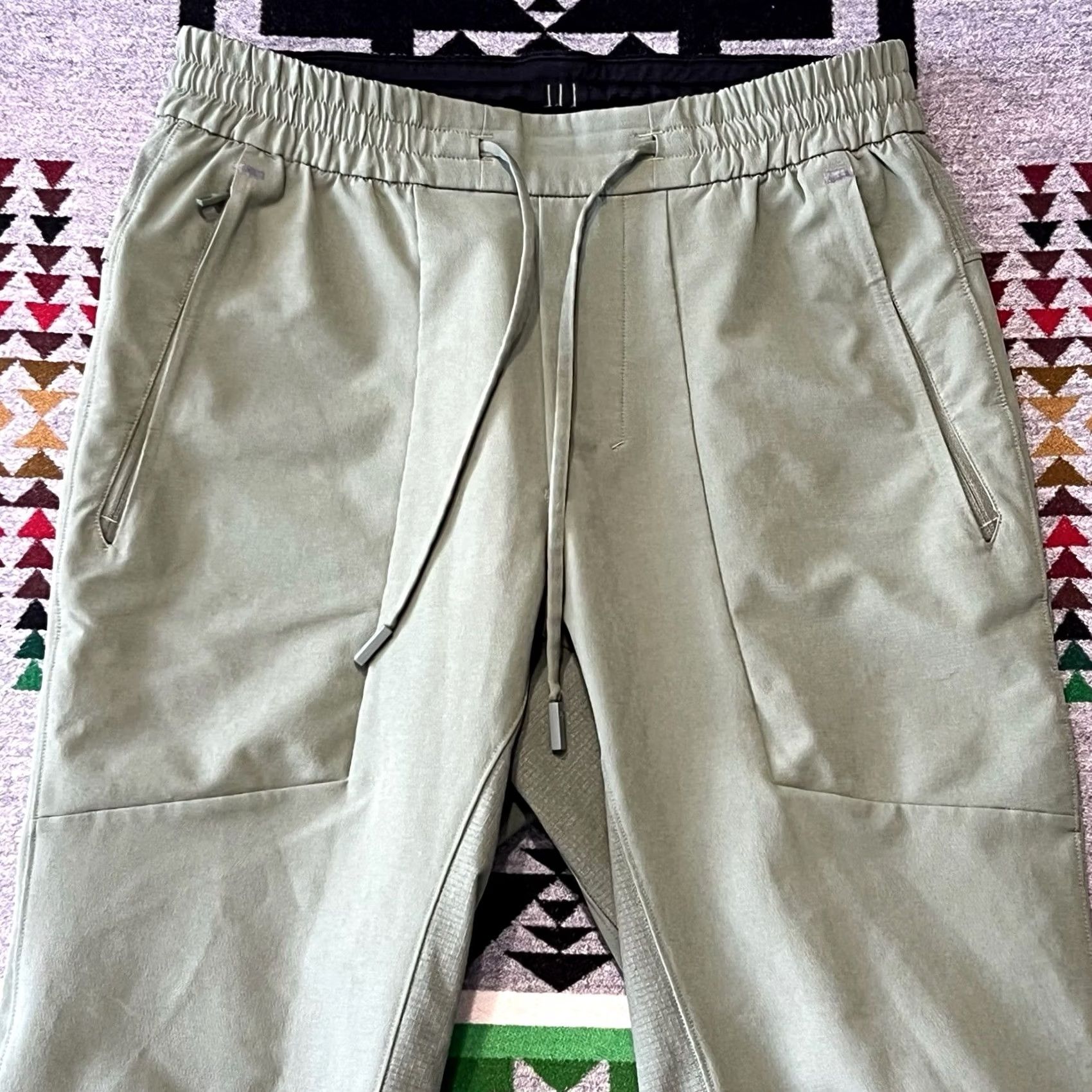 Lululemon Lululemon License To Train Jogger Mens XS Green Performance Pants C5 Size US 27 - 7 Thumbnail