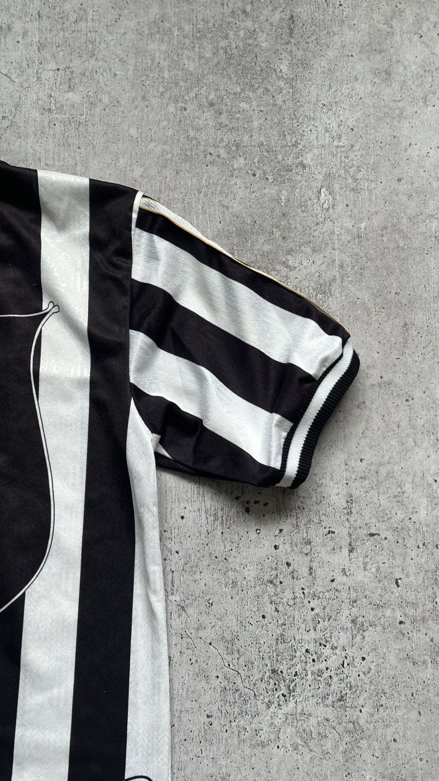 Adidas 1997/99 Adidas Newcastle United Vintage Rare Soccer Jersey Size US S / EU 44-46 / 1 - 17 Thumbnail