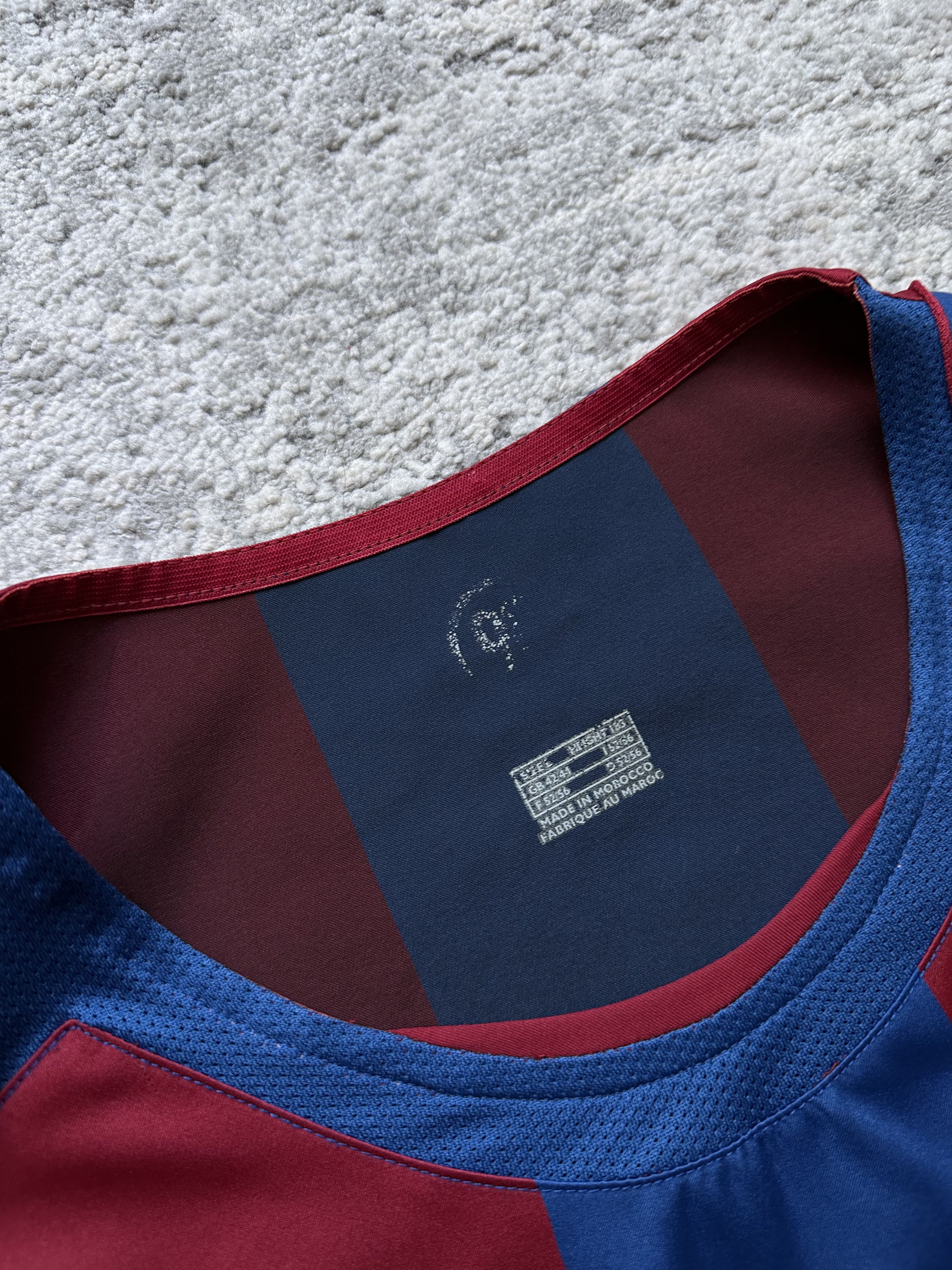 Nike FC Barcelona Home Jersey Nike Puyol Size US L / EU 52-54 / 3 - 9 Thumbnail