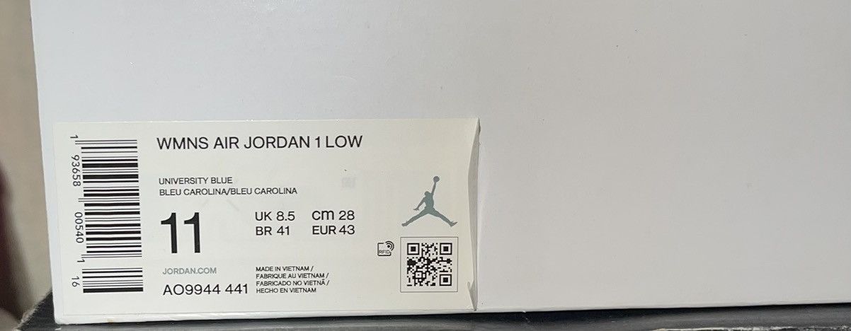 Nike Jordan 1 Low UNC Size US 9.5 / EU 42-43 - 6 Thumbnail