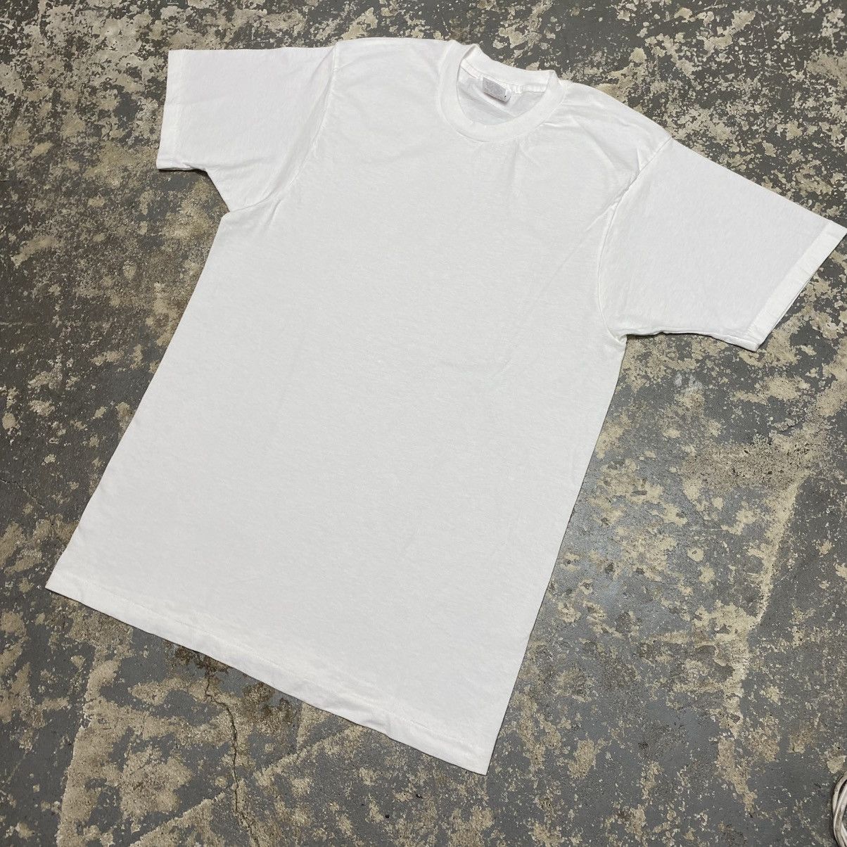 Vintage Vintage Hanes White Blank 90s Single Stitch Tshirt Size US L / EU 52-54 / 3 - 2 Thumbnail