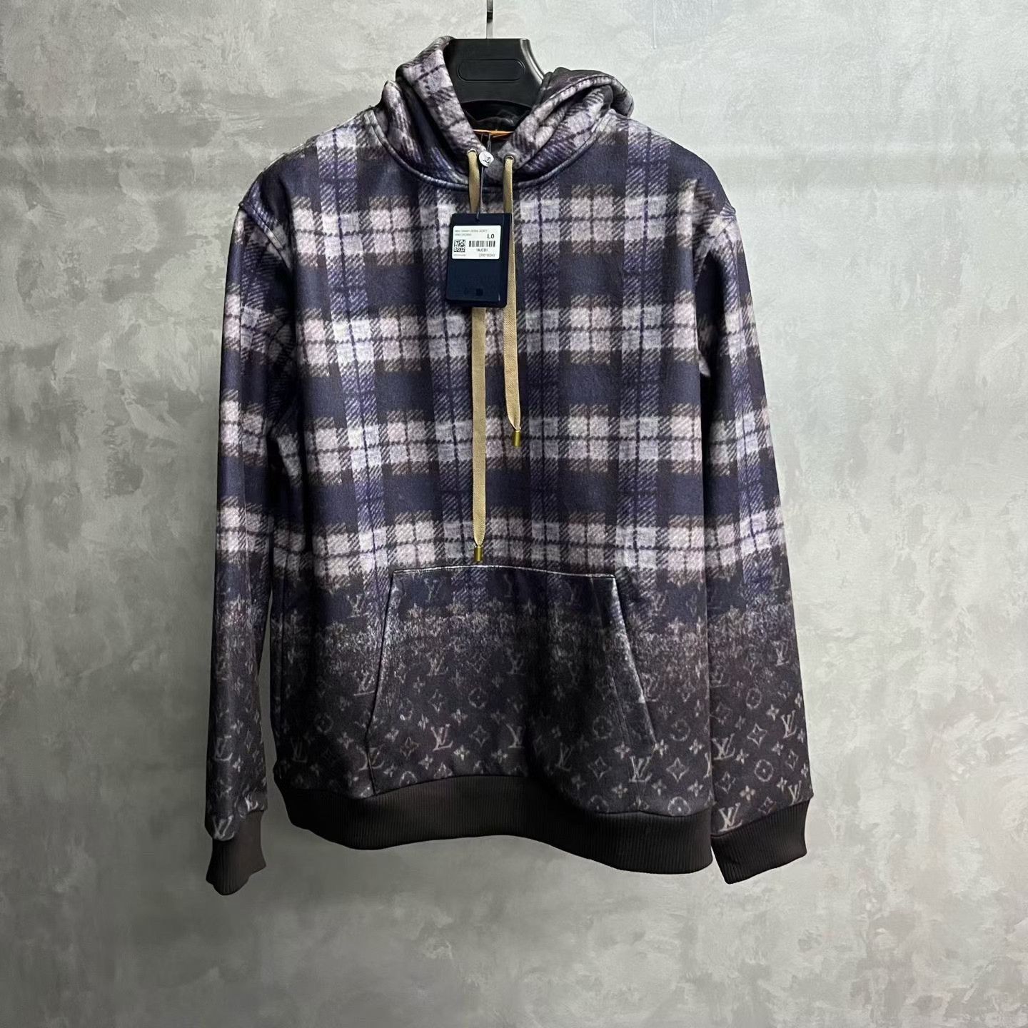 Louis Vuitton Louis Vuitton Sweater l Men Size US L / EU 52-54 / 3 - 1 Thumbnail