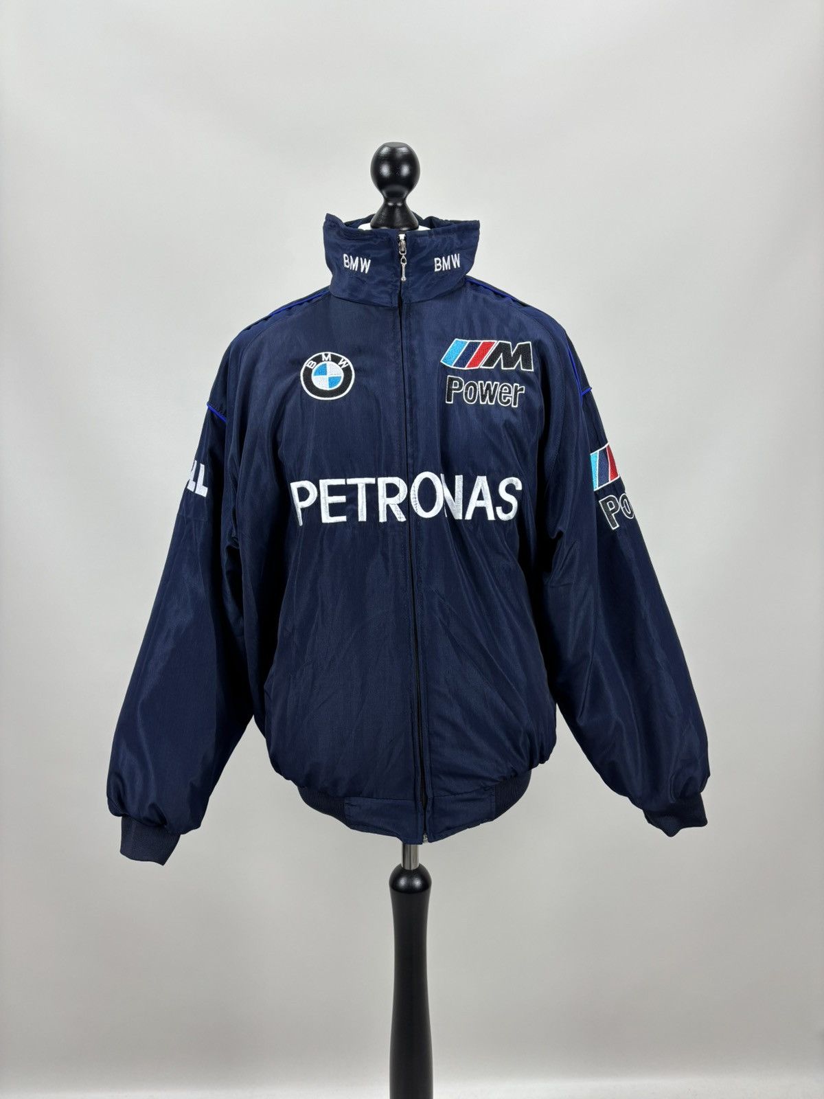BMW Mens jacket BMW Petronas Sauber F1 Team Size M/L Color Blue 
