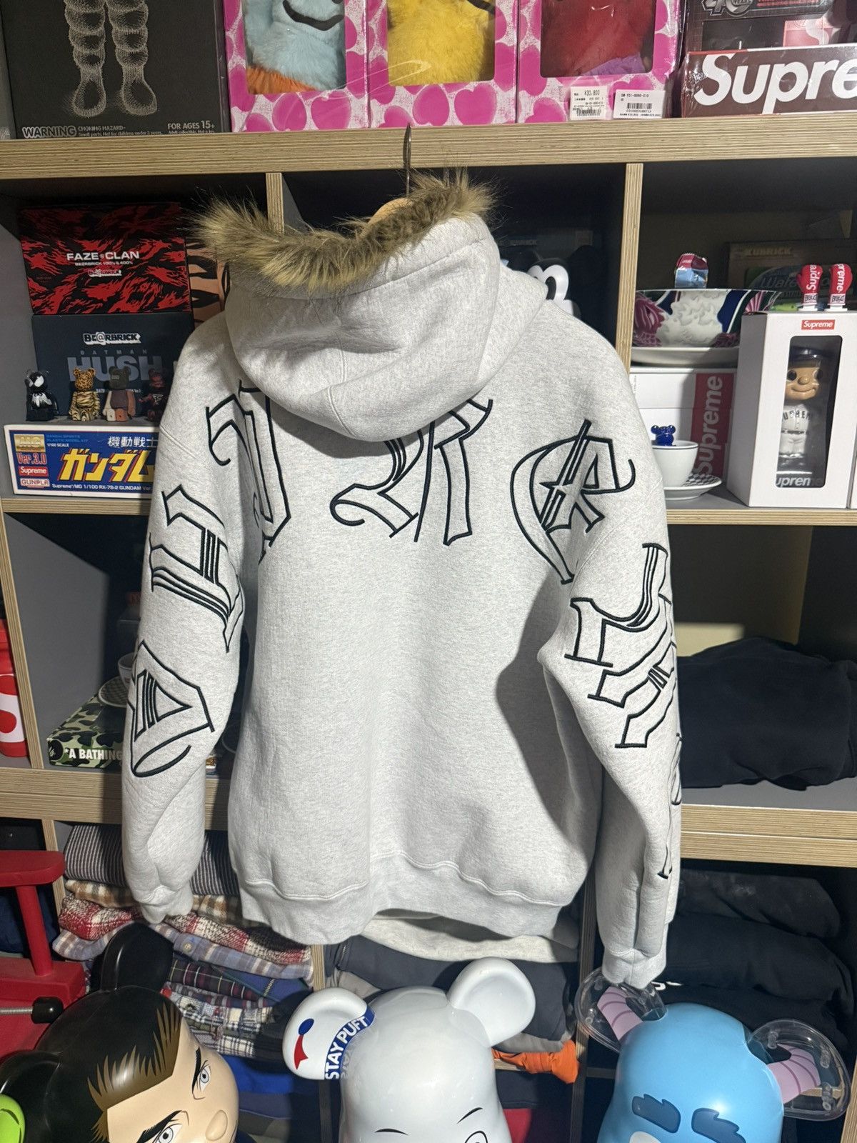 Supreme Supreme Grey Faux Fur Zip Up Hoodie Size US L / EU 52-54 / 3 - 2 Thumbnail