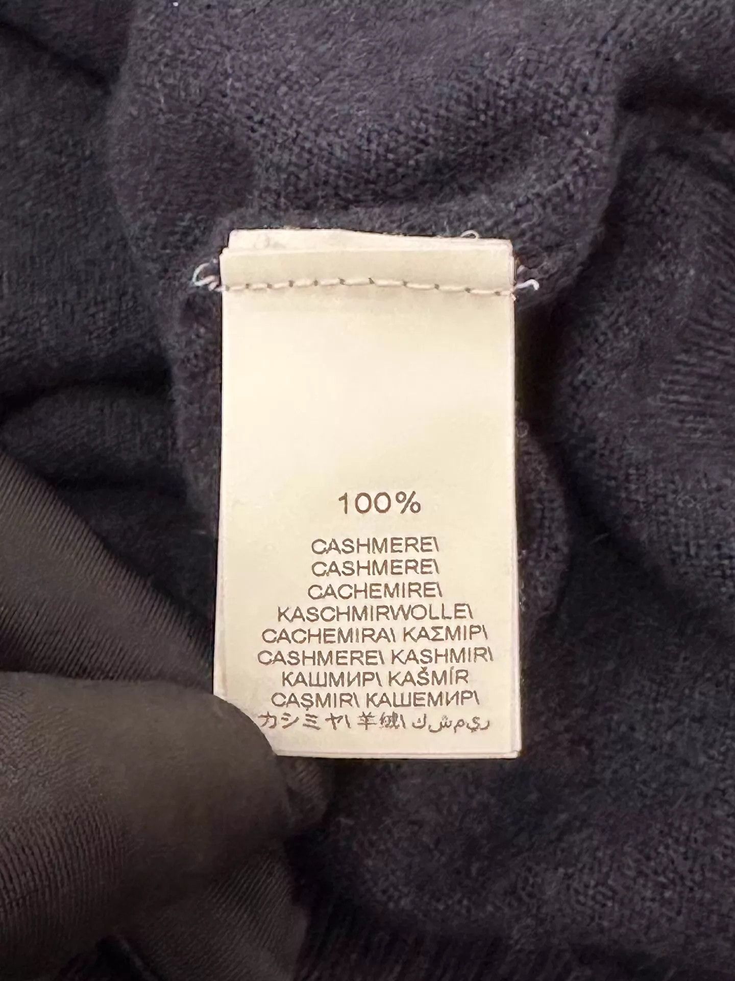 Brunello Cucinelli BC Men's V-neck Navy Cashmere Sweater S w/ Pocket Chain Logo Size US S / EU 44-46 / 1 - 6 Thumbnail