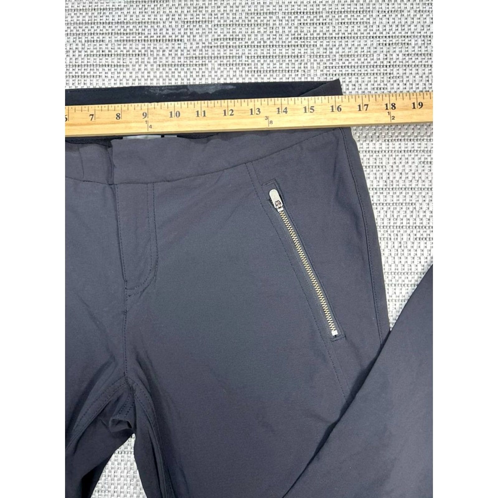 Athleta Athleta Womens Skinny Pants 12 Black Nylon Spandex Mid Rise Ankle Zip Wearable Outdoor Activewear Trousers Size 34" / US 12 / IT 48 - 6 Thumbnail