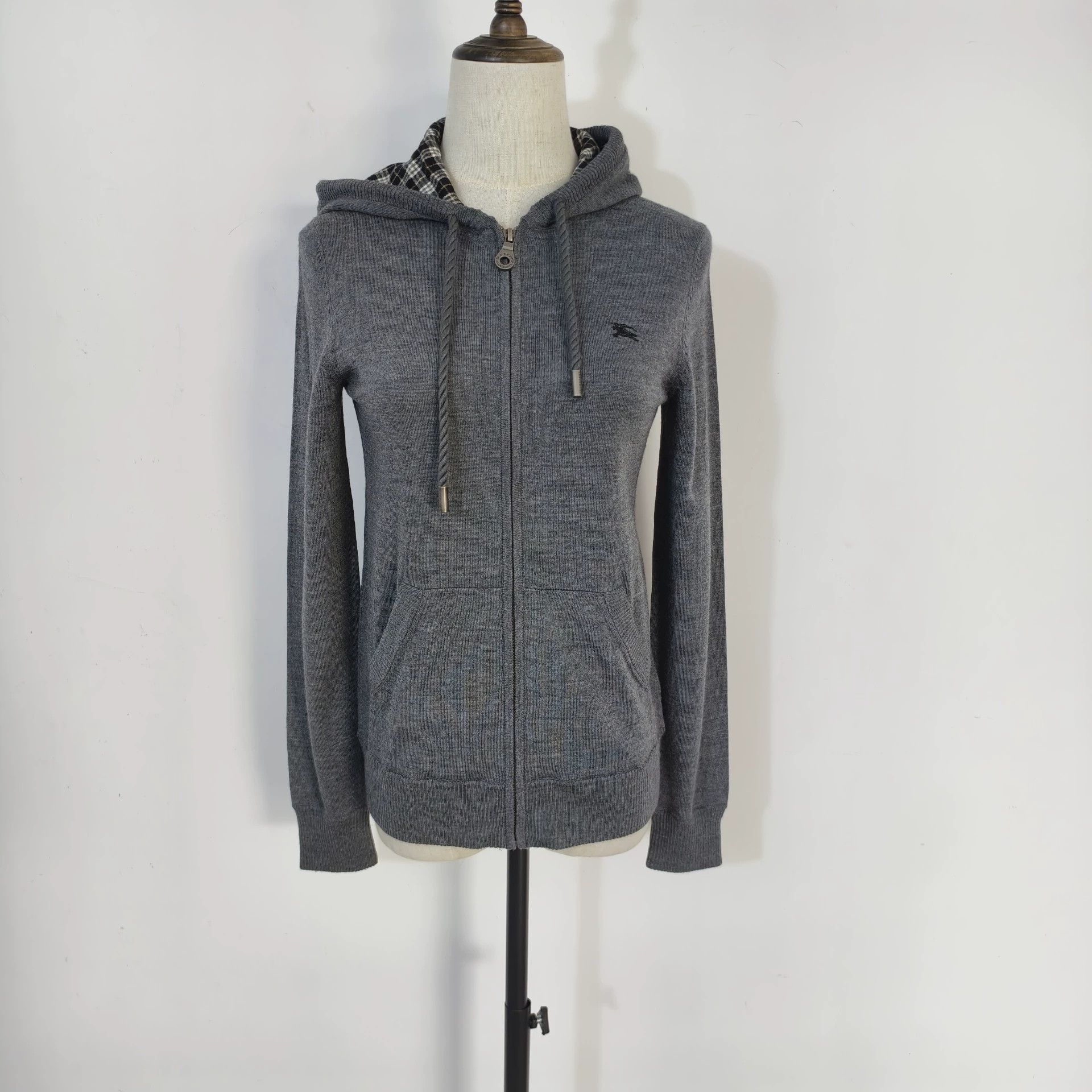 Burberry Vintage Burberry Gray Hooded Jacket - dmc Size US XS / EU 42 / 0 - 1 Thumbnail