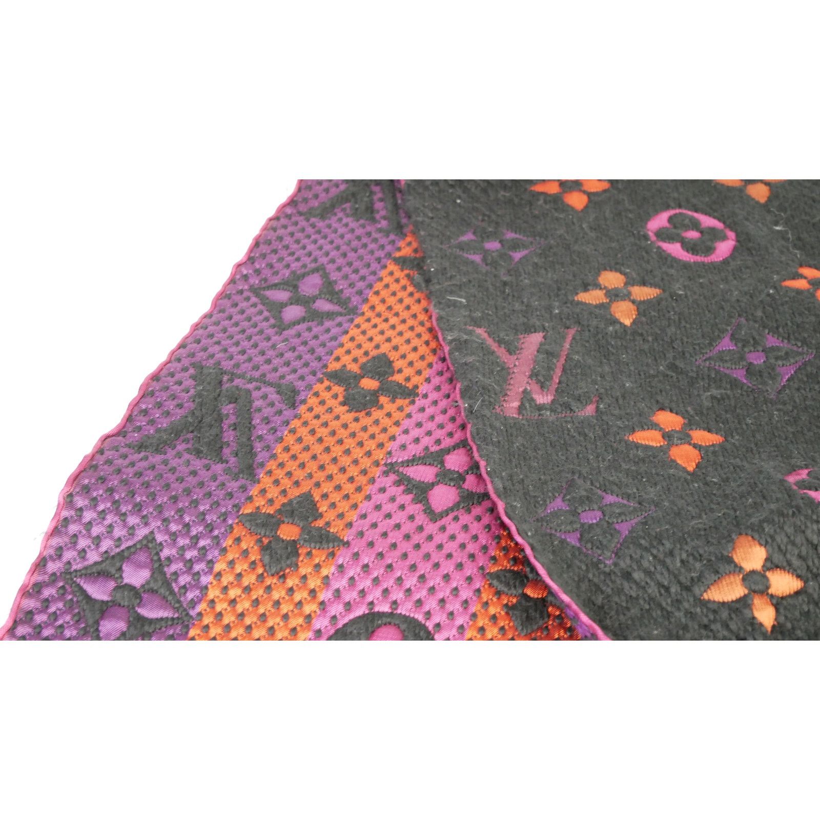 Louis Vuitton Louis Vuitton Multicolor Logomania Scarf Size ONE SIZE - 12 Thumbnail