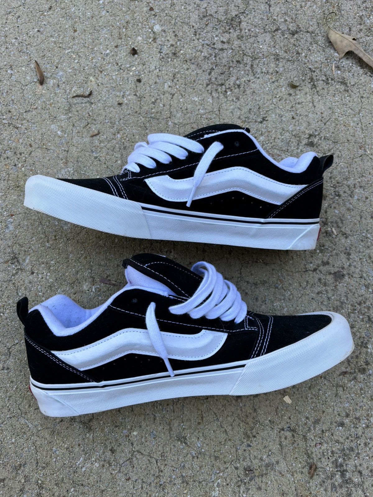 Vans Vans Black/White Size US 10 / EU 43 - 2 Thumbnail