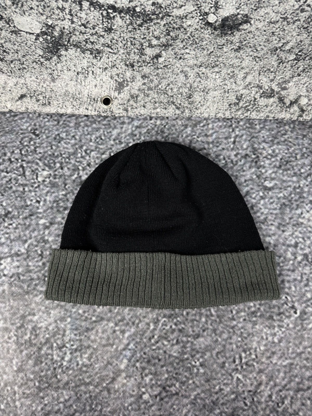 Oakley Men’s Oakley Beanie Hat Y2K Vintage Acrylic Size 2XL Size 44 - 4 Thumbnail