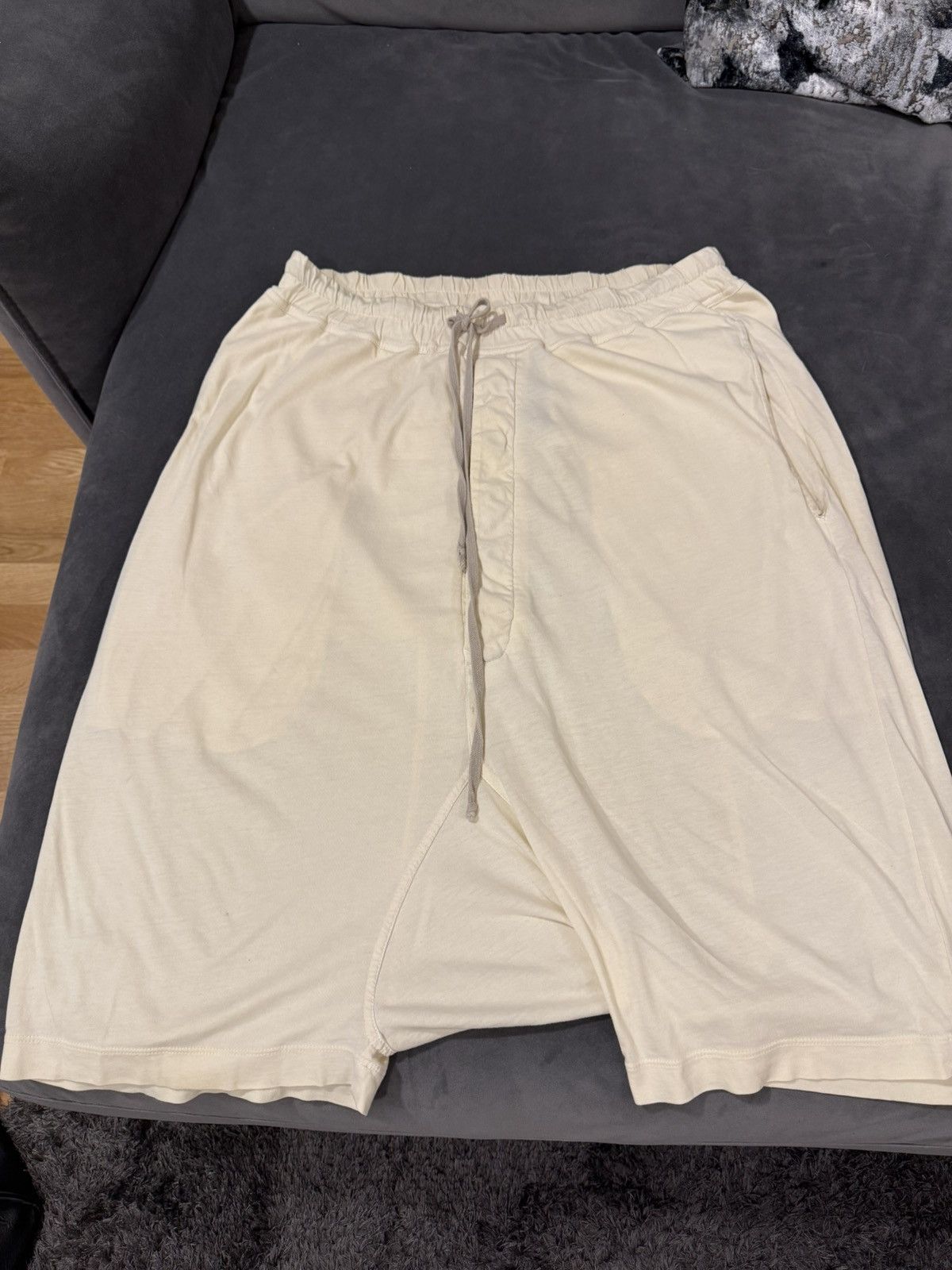 Rick Owens Pod Shorts - Cream White