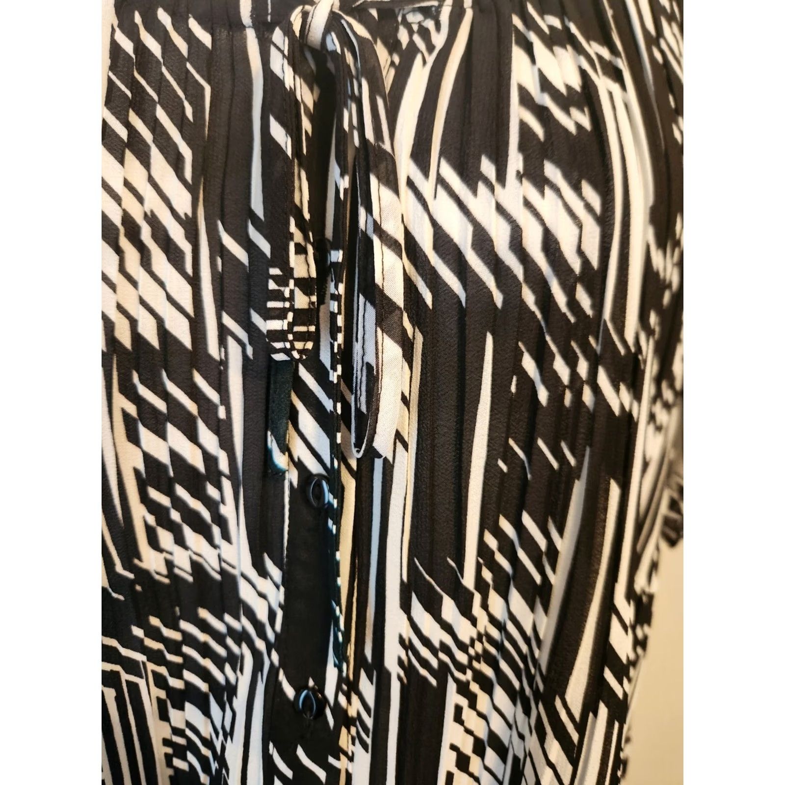 Avenue Avenue Tunic Top Black Blue White Geometric Print Sheer 2X Womens Size XXL / US 16-18 / IT 52-54 - 3 Thumbnail