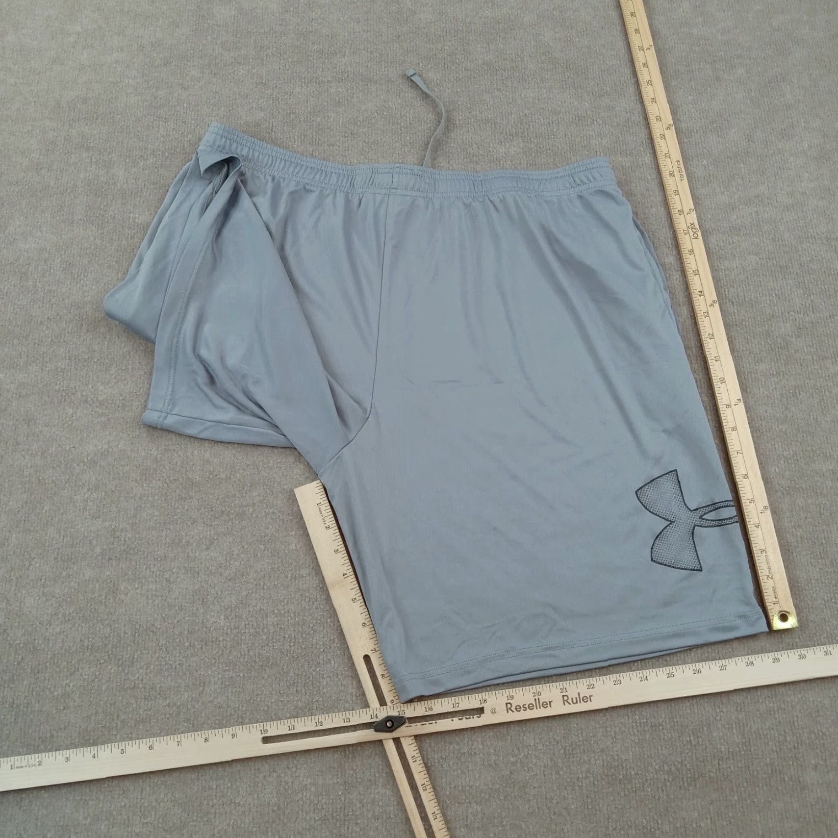 Under Armour Under Armour Shorts Mens 2XL XXL Gray Loose Pockets Elastic Waist Drawstring Gym Size US 39 - 2 Thumbnail