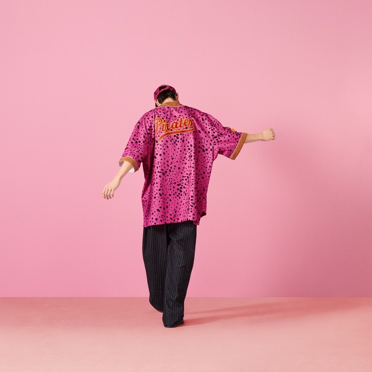 Gucci o1s1wg110125 Bowling Shirt With Pirates™ Patch in Multicolor Size US XL / EU 56 / 4 - 3 Thumbnail