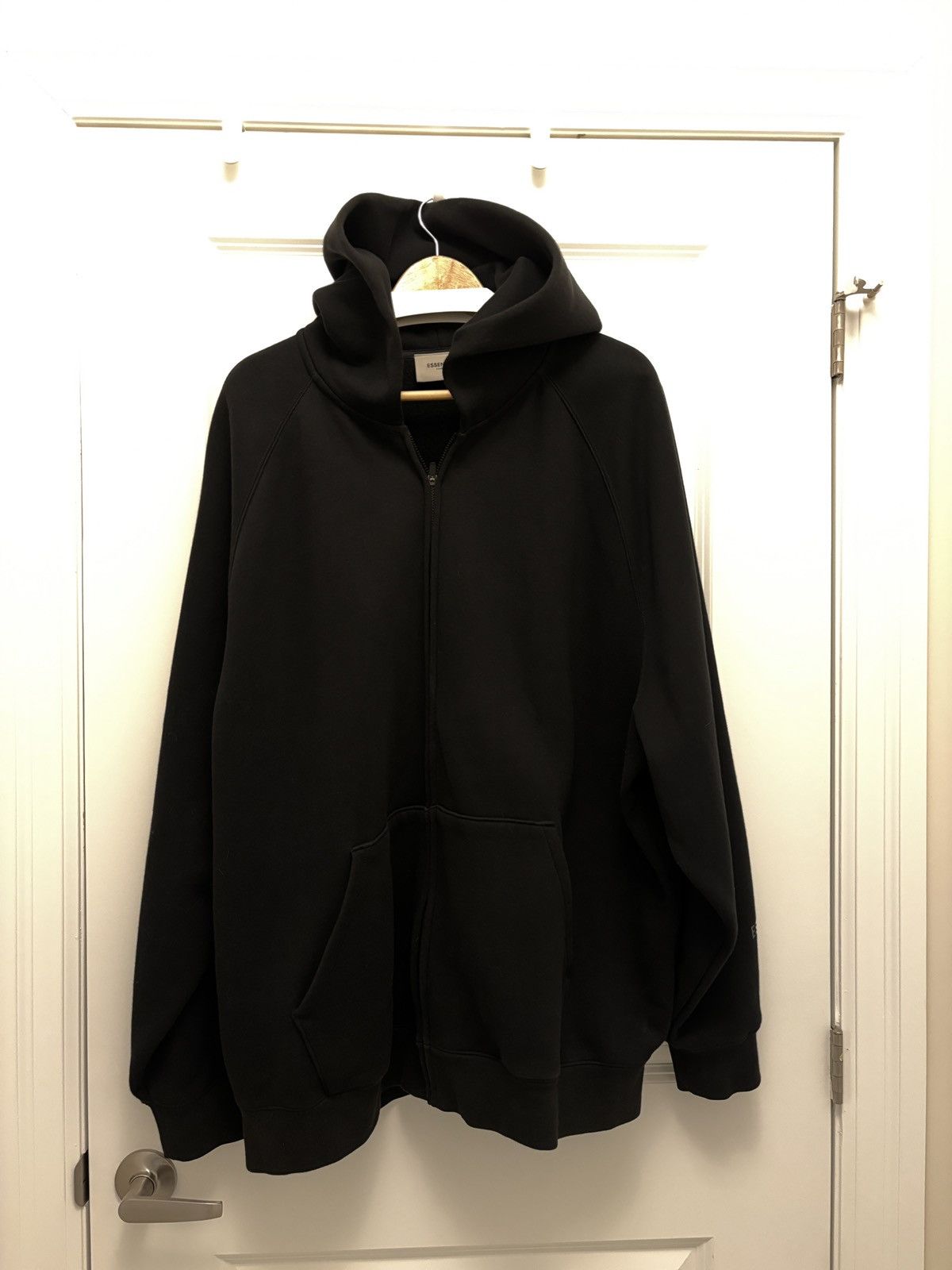 Fear of God Essentials zip up hoodie Size US XXL / EU 58 / 5 - 2 Thumbnail