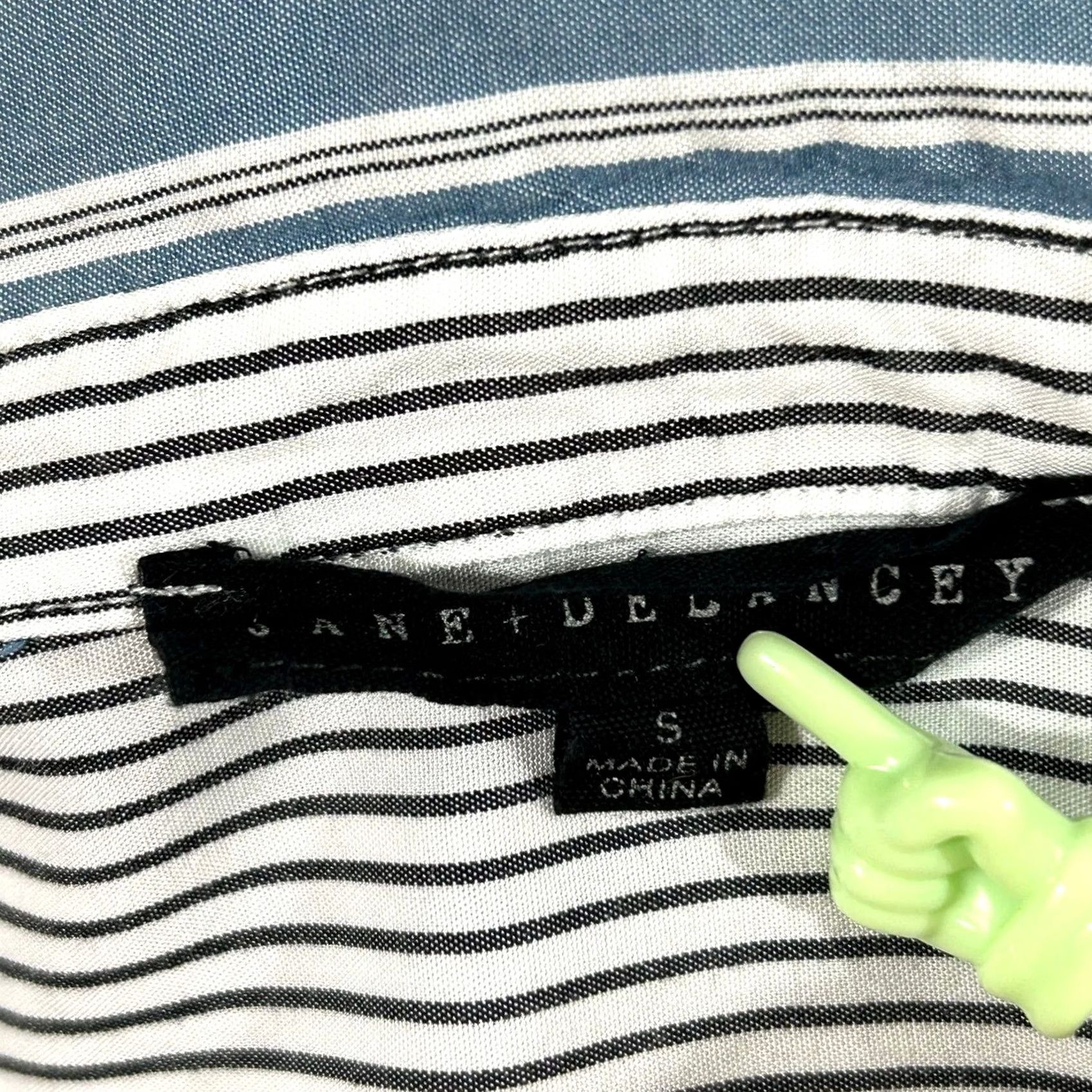 Vintage Jane + Delancey Button-Down Shirt Womens Small Blue Striped Roll Tab Sleeve Casual Button Up 2020s Womens Short List? Size S / US 4 / IT 40 - 7 Thumbnail