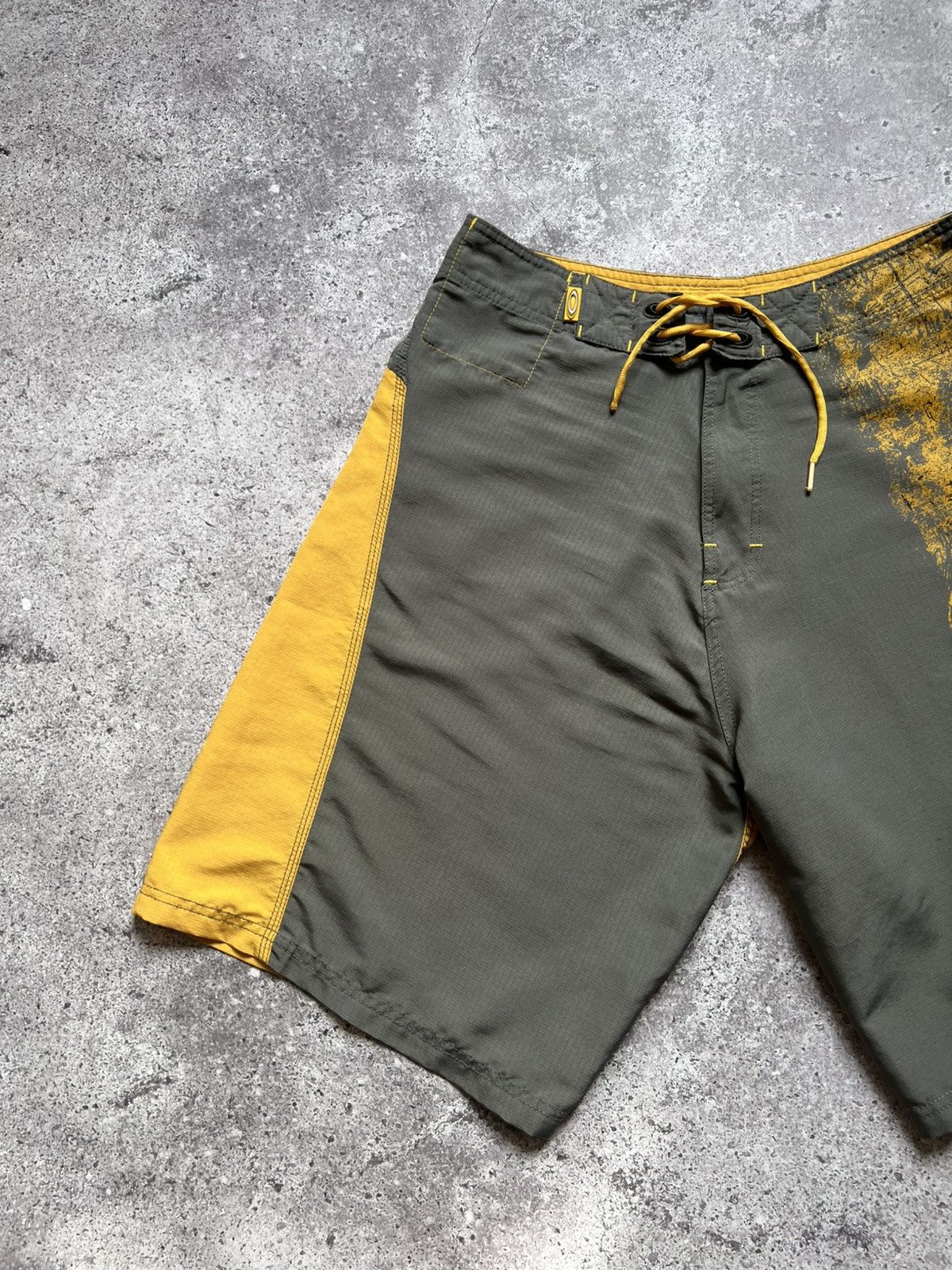 Oakley × Vintage Vintage Oakley Crazy Skull Shorts Big Logo Swimwear Men's Size US 32 / EU 48 - 2 Thumbnail