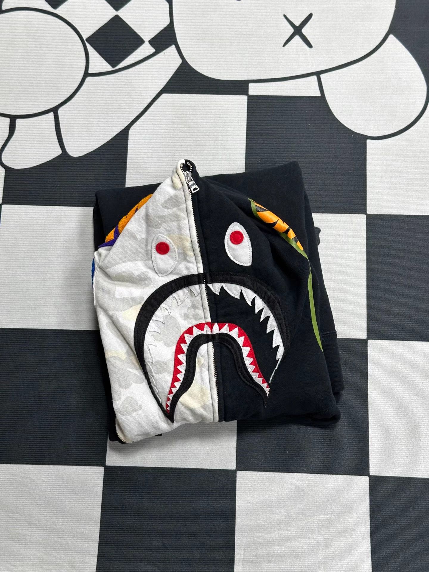 Bape Bape Half Head White Star Shark Jacket K5 Size US XL / EU 56 / 4 - 3 Thumbnail