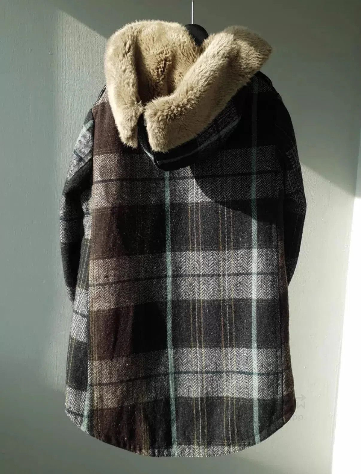 Yohji Yamamoto Plaid Fur-Hooded Heavy Coat Size M. Size US M / EU 48-50 / 2 - 6 Thumbnail