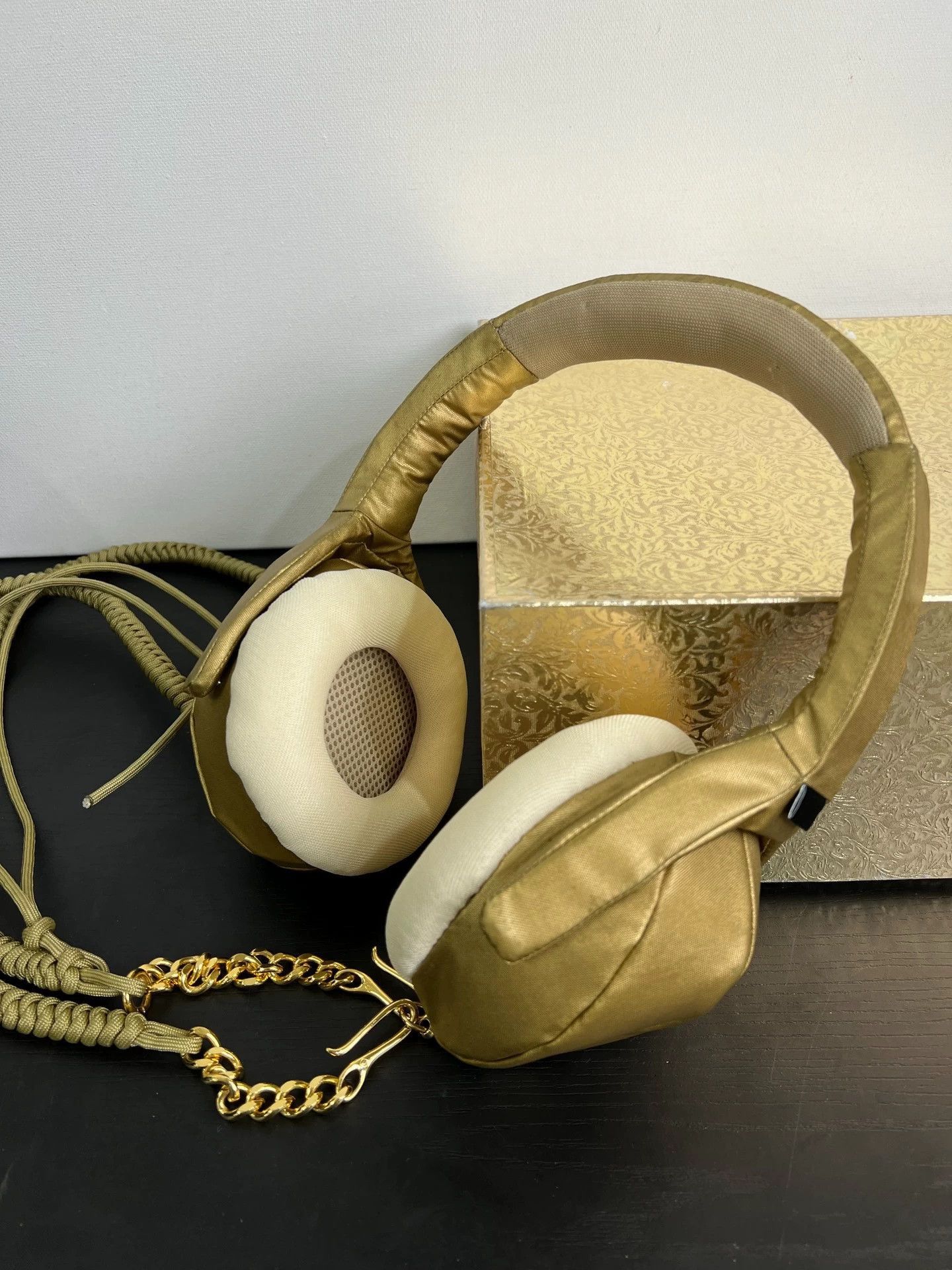 Undercover The UNDERCOVER SONY 1000XM4 knitted satchel Size ONE SIZE - 1 Thumbnail