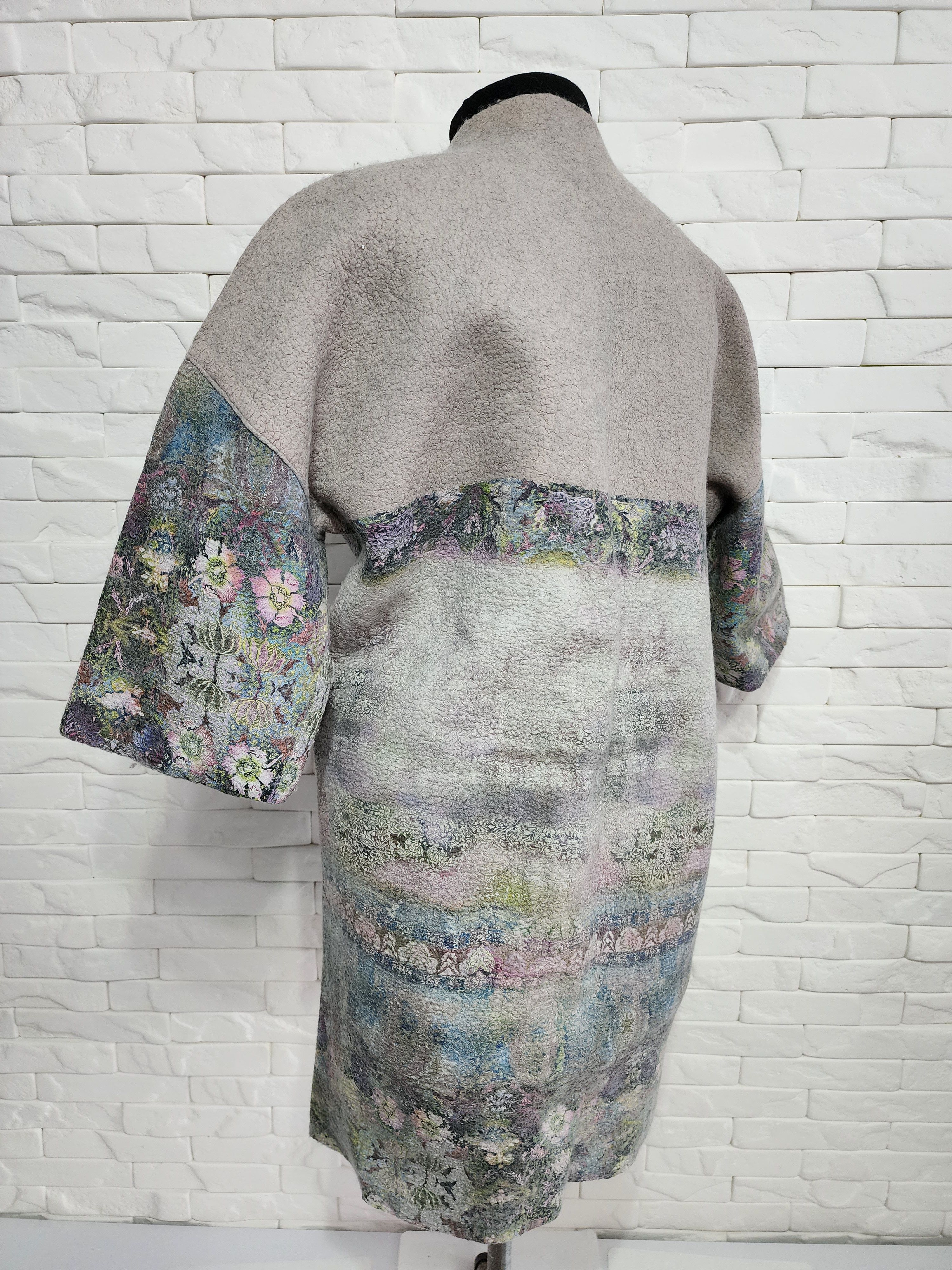 Handmade Women's coat made of felted genuine wool and silk. Size XL / US 12-14 / IT 48-50 - 7 Thumbnail