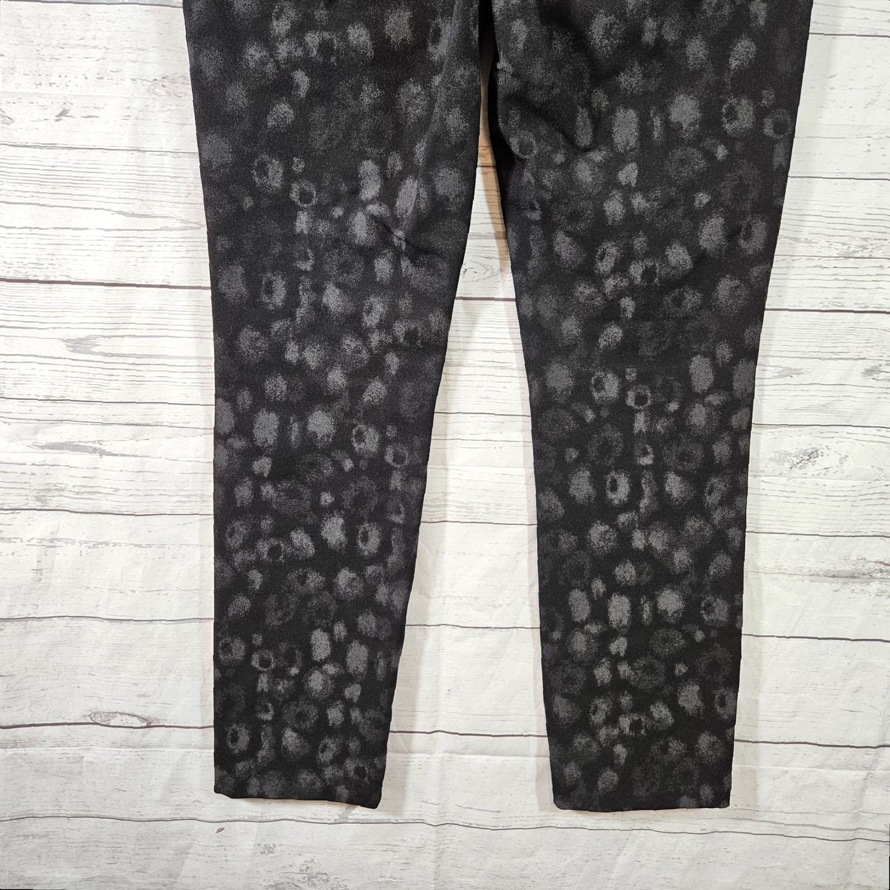 Rag & Bone rag & bone Womens Simone pants Sz 6 Black Leopard Print Zip Pockets Ankle Skinny Velvet? (Note: original doesn't specify velvet) Size 28" / US 6 / IT 42 - 5 Thumbnail