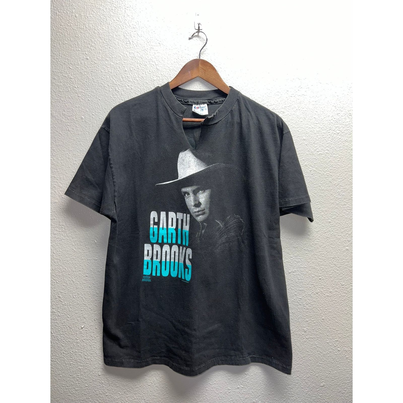 Vintage Vintage Womens Garth Brooks Shirt Country Tour Music 90s VTG Size L / US 10 / IT 46 - 1 Thumbnail