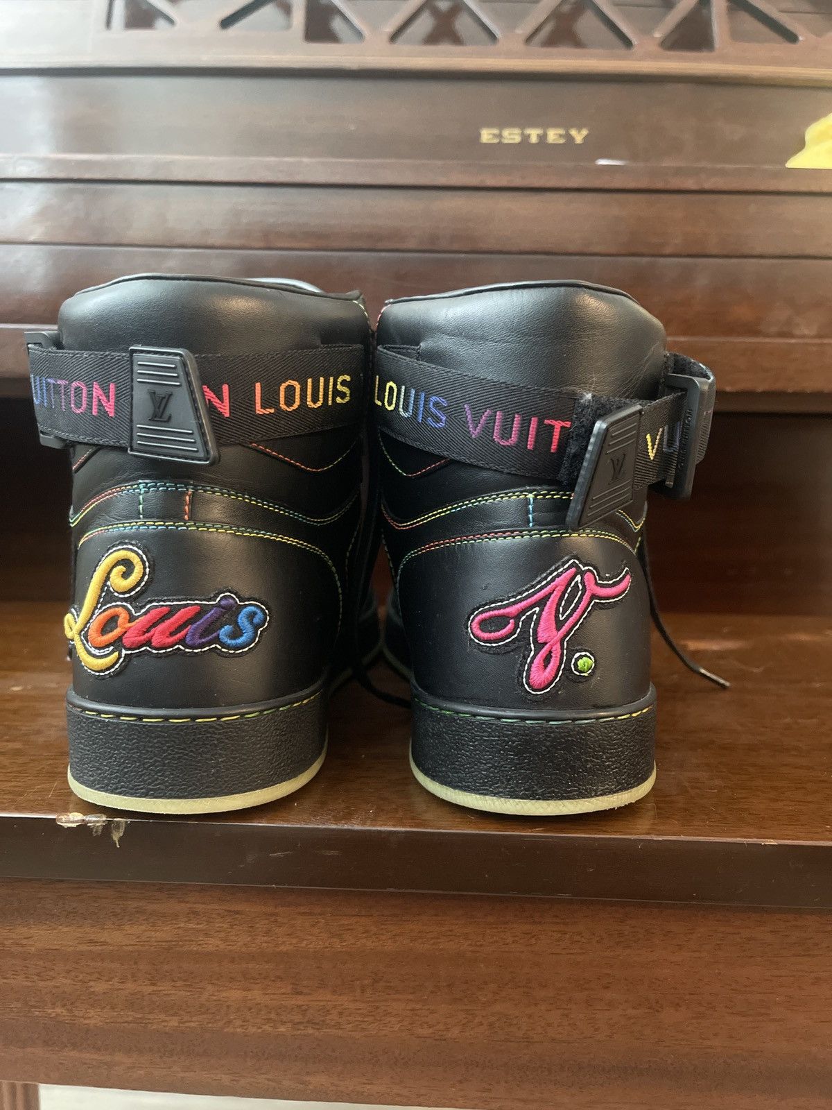 Louis Vuitton Rivoli Sneaker Size US 9 / EU 42 - 13 Thumbnail