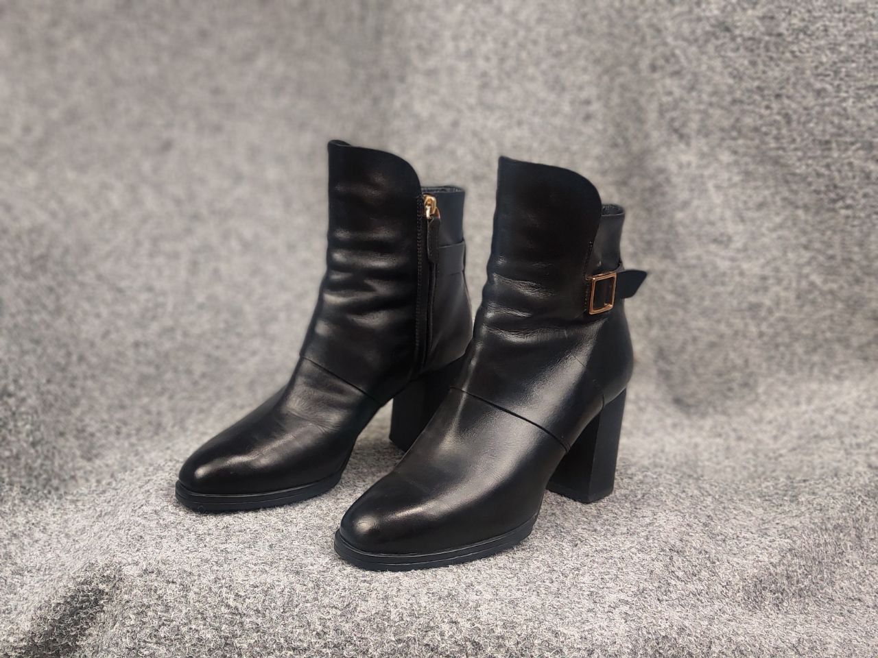 Tod's Tod's Design elegant black leather ankle Zip Boots Shoes Size US 7.5 / IT 37.5 - 1 Thumbnail