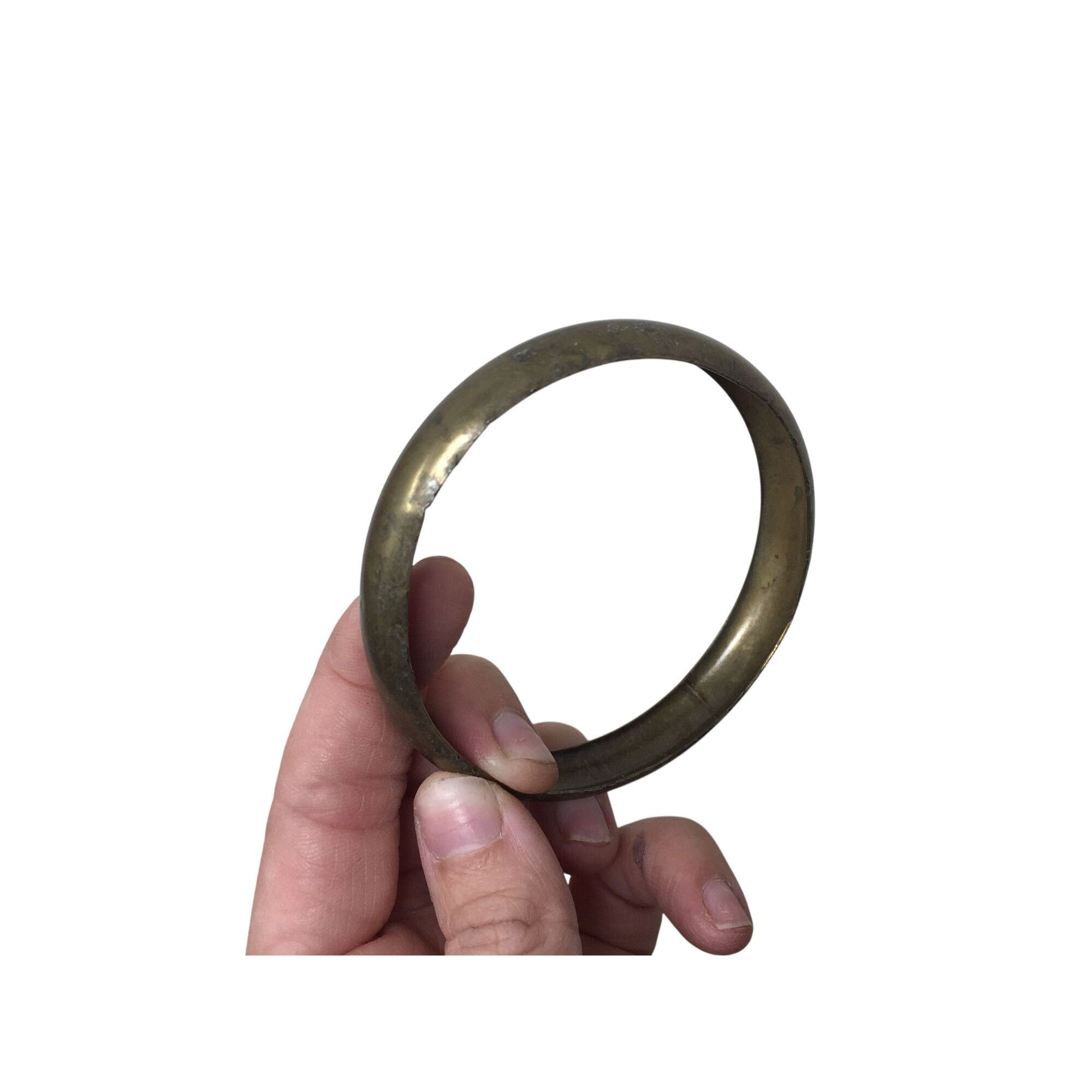 Other Women's Thick Gold Tone Bangle Bracelet Size ONE SIZE - 4 Thumbnail
