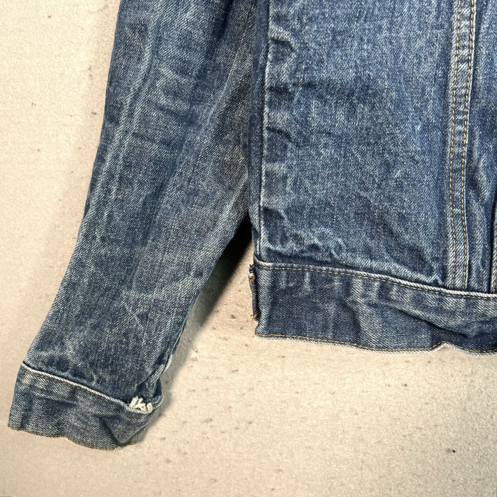 Vintage VINTAGE Montgomery Ward Denim Trucker Jacket Adult Small Blue Mens Size US S / EU 44-46 / 1 - 5 Thumbnail